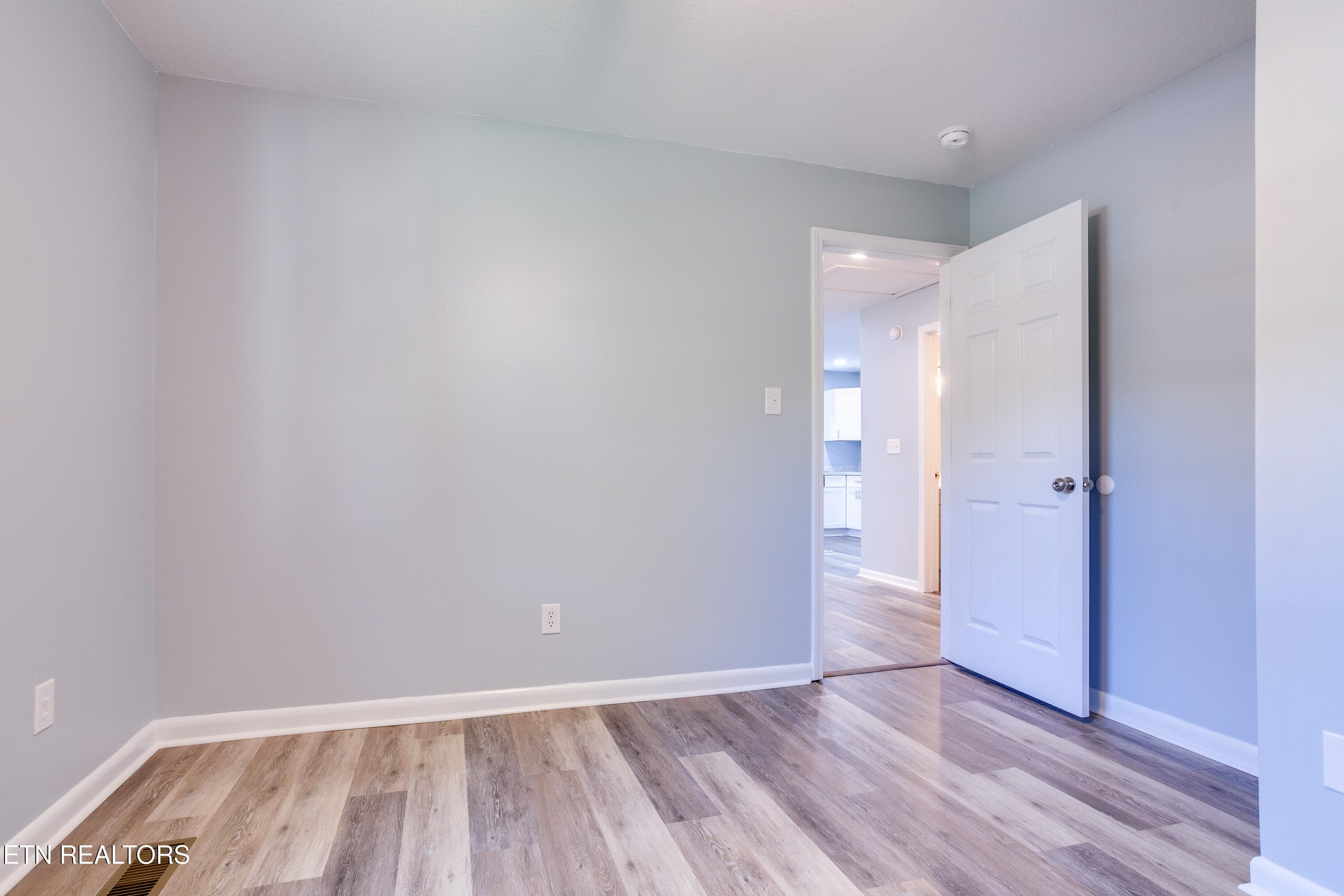 02520260905-1-3300KendallmacLnKnoxvilleT - 3300 Kendallmac Lane, Knoxville, TN 37931