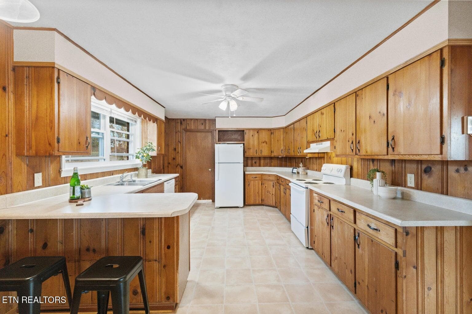 Kitchen 2 - 128 NE Scott St, Charleston, TN 37310