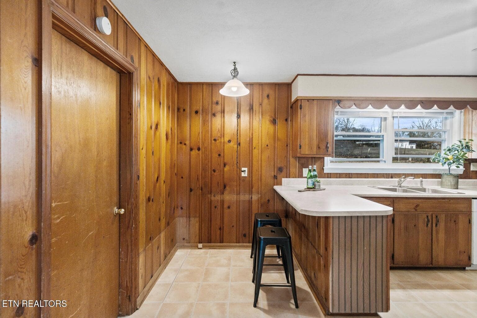 Kitchen 1 - 128 NE Scott St, Charleston, TN 37310