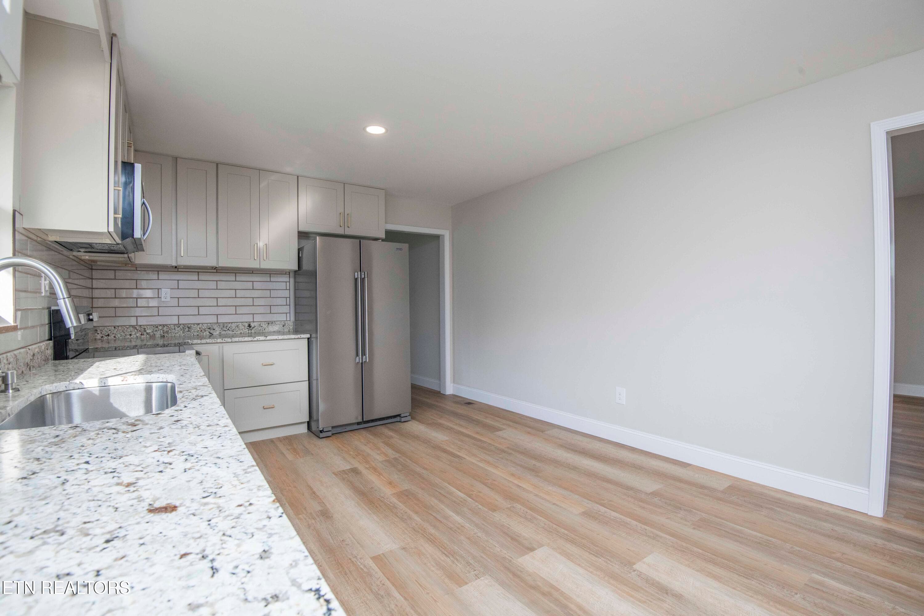 kitchen 4_1 - 10732 Richland +13 Acres Rd, Mascot, TN 37806