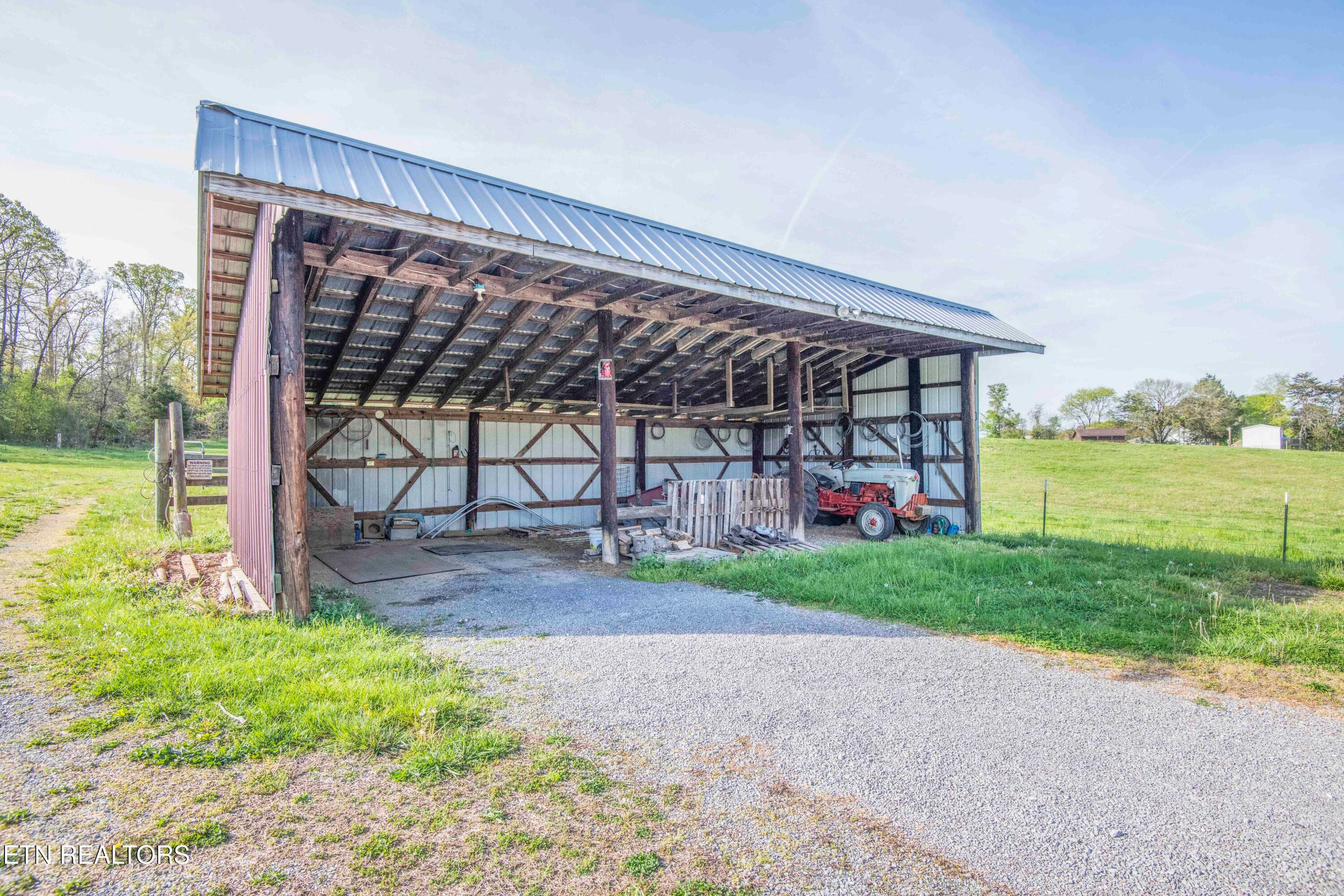 yard 8_1 - 10732 Richland +13 Acres Rd, Mascot, TN 37806