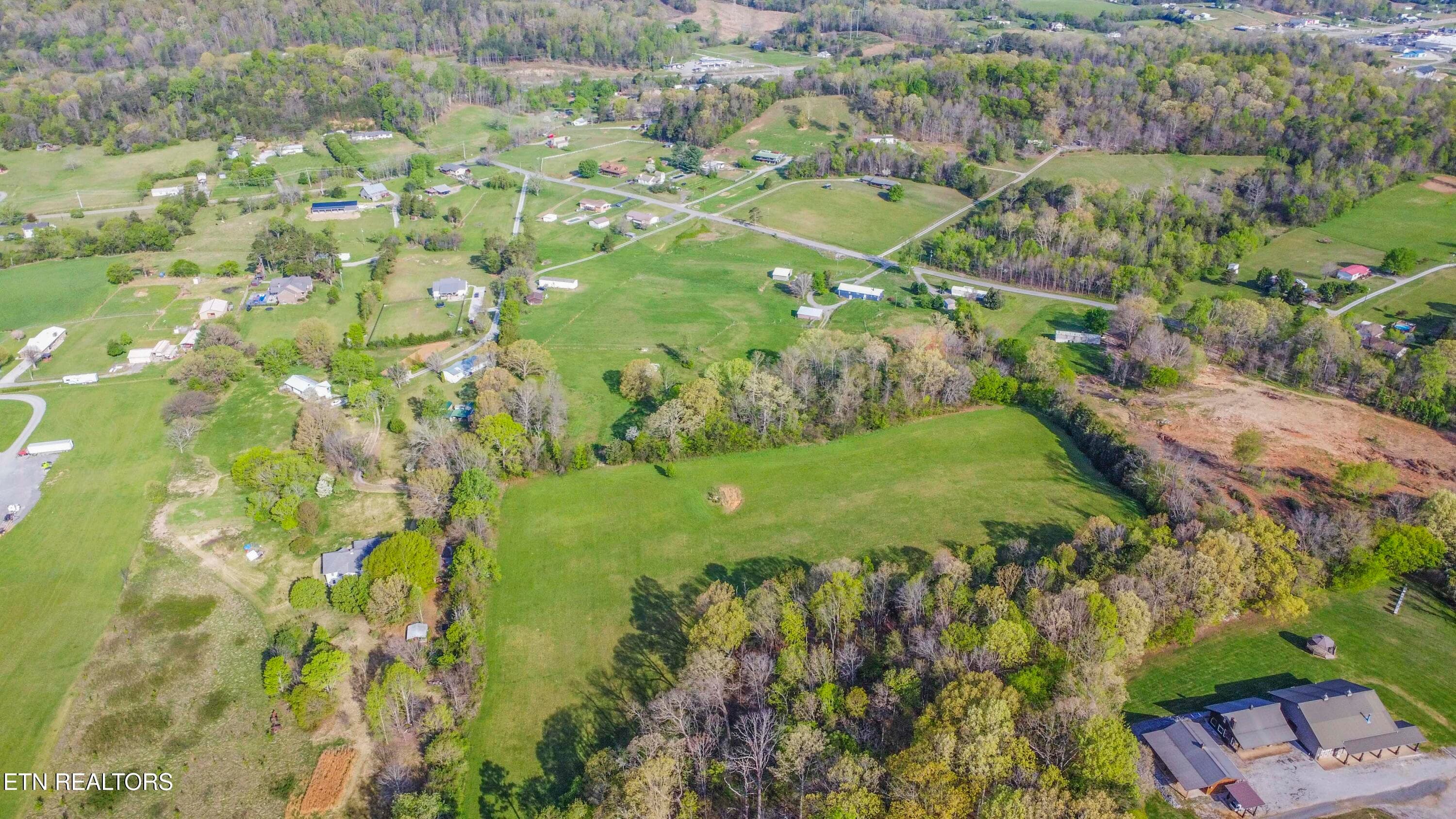 drone 22_1 - 10732 Richland +13 Acres Rd, Mascot, TN 37806
