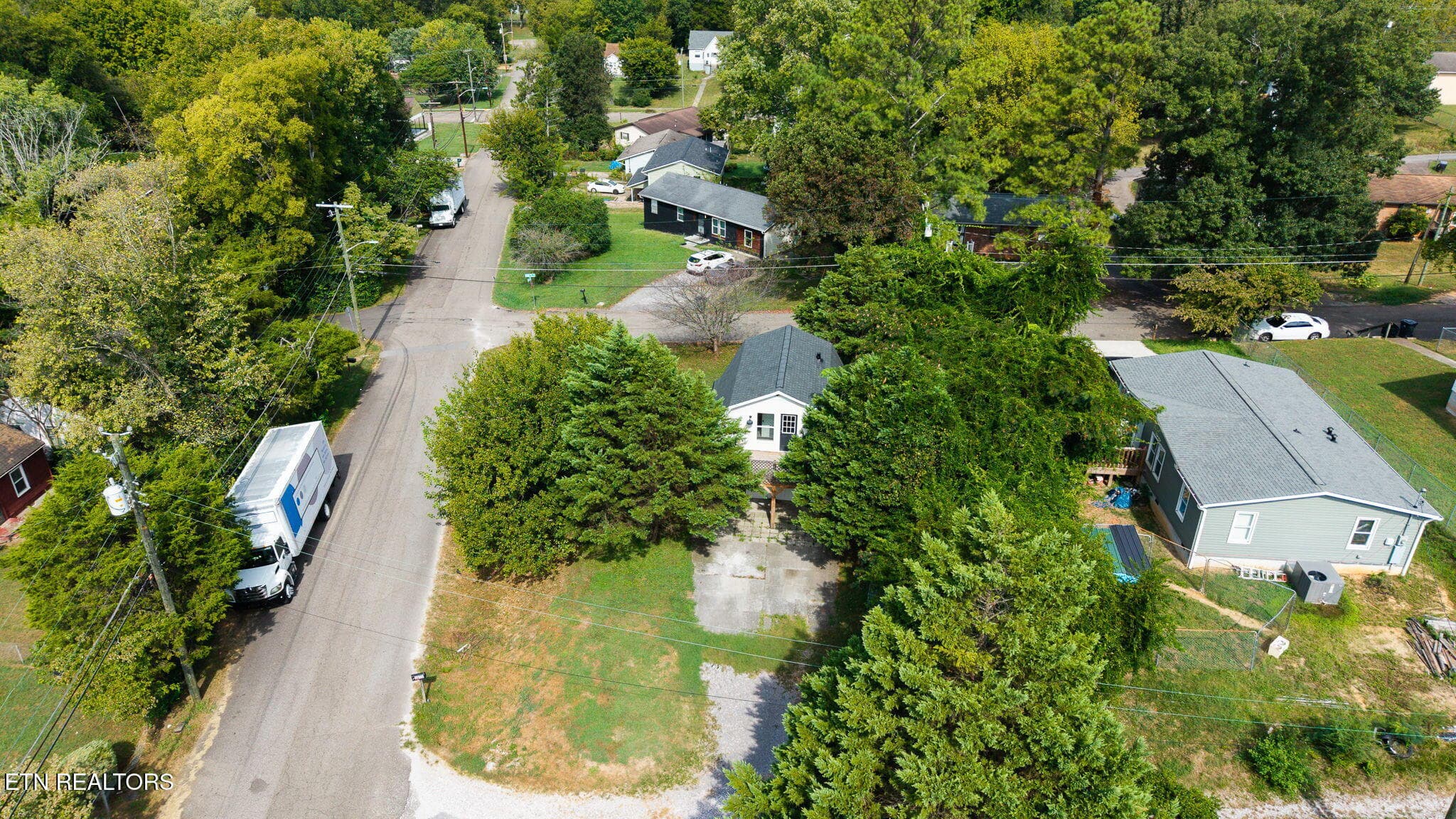 26-web-or-mls-2800-lay-ave - 2800 Lay Ave, Knoxville, TN 37914, Knoxville