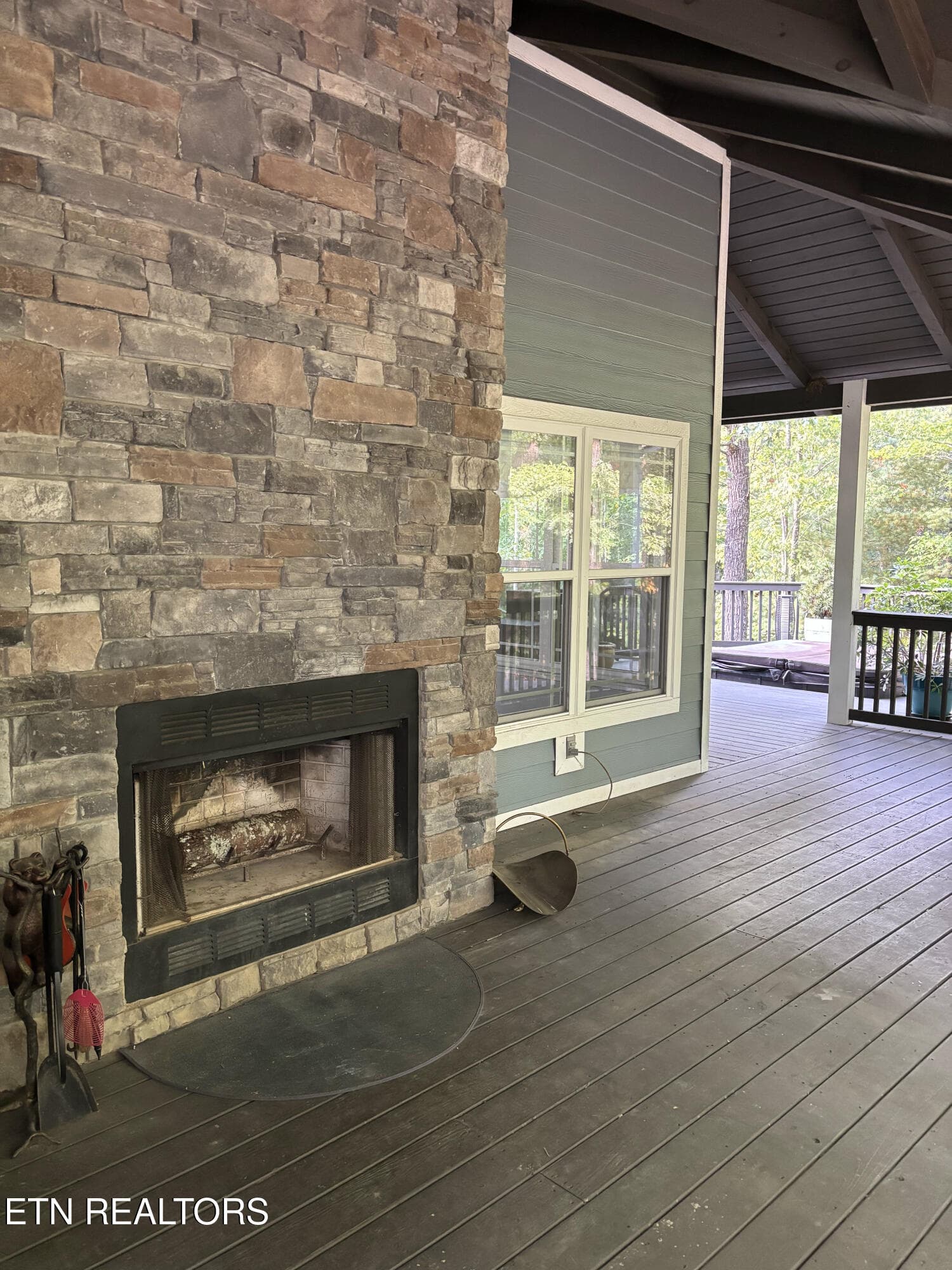 IMG_3472.HEIC - 346 Red Oak Drive, Oneida, TN 37841