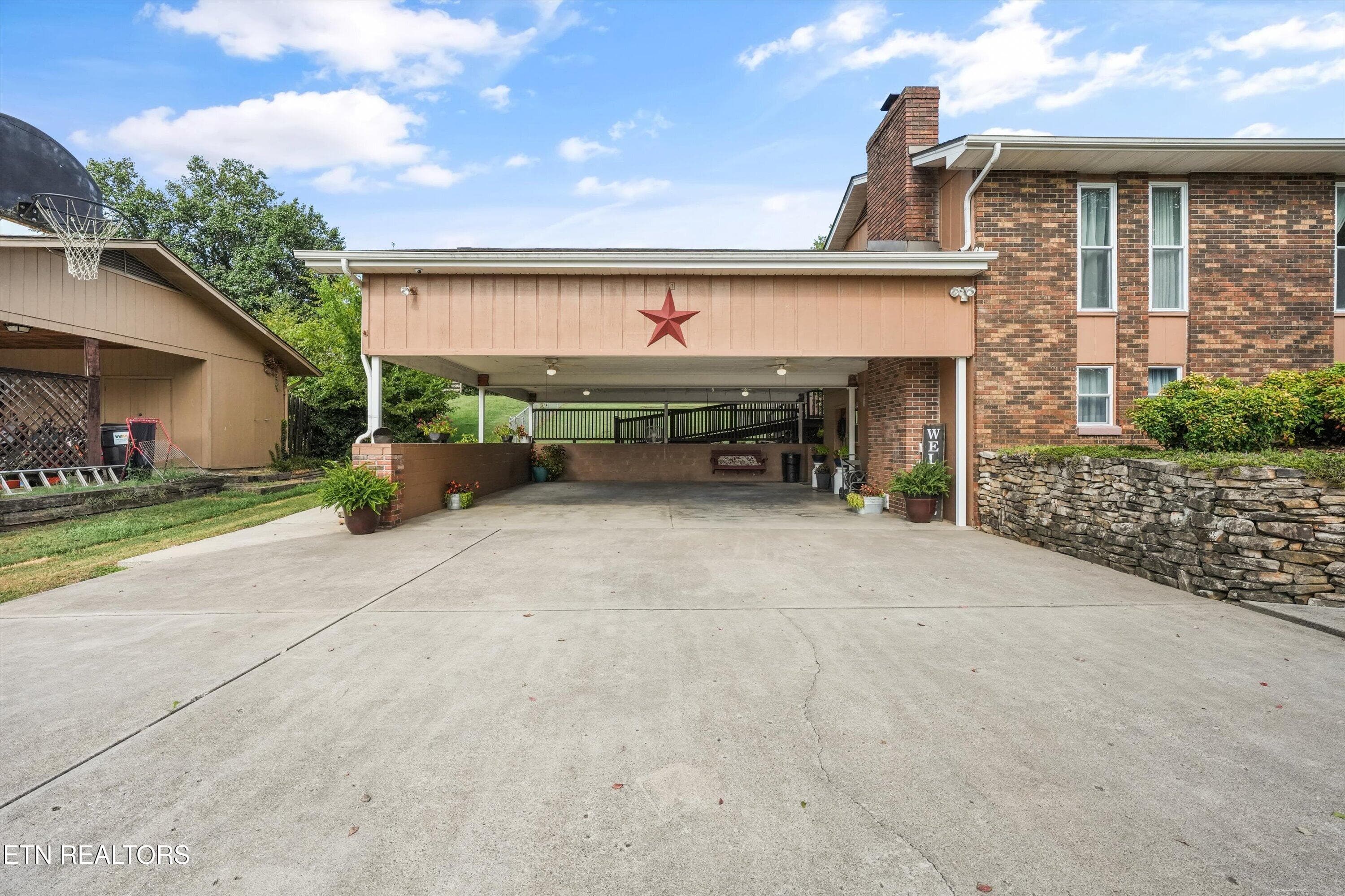 6 Car Carport - 7314 Glastonbury Rd, Knoxville, TN 37931