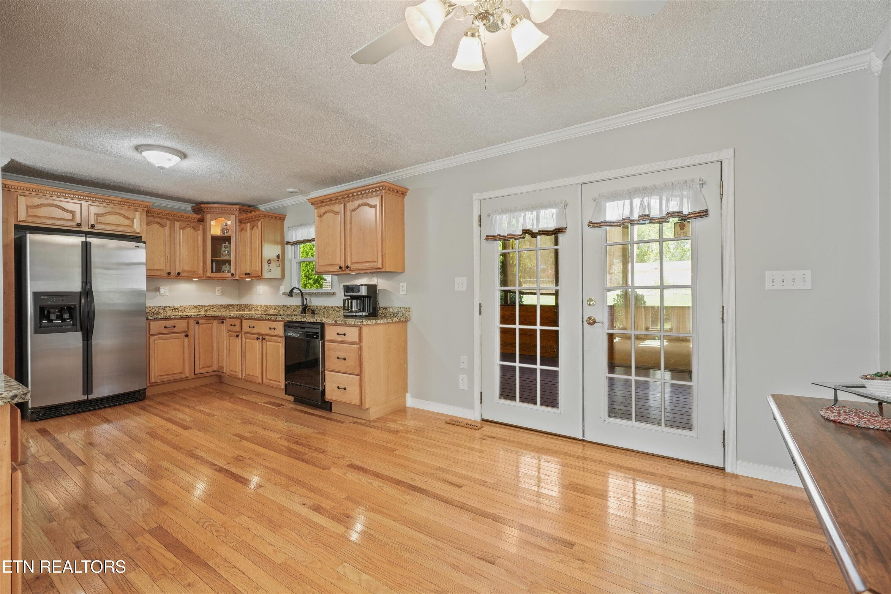 Spacious Dining Room Space - 7314 Glastonbury Rd, Knoxville, TN 37931