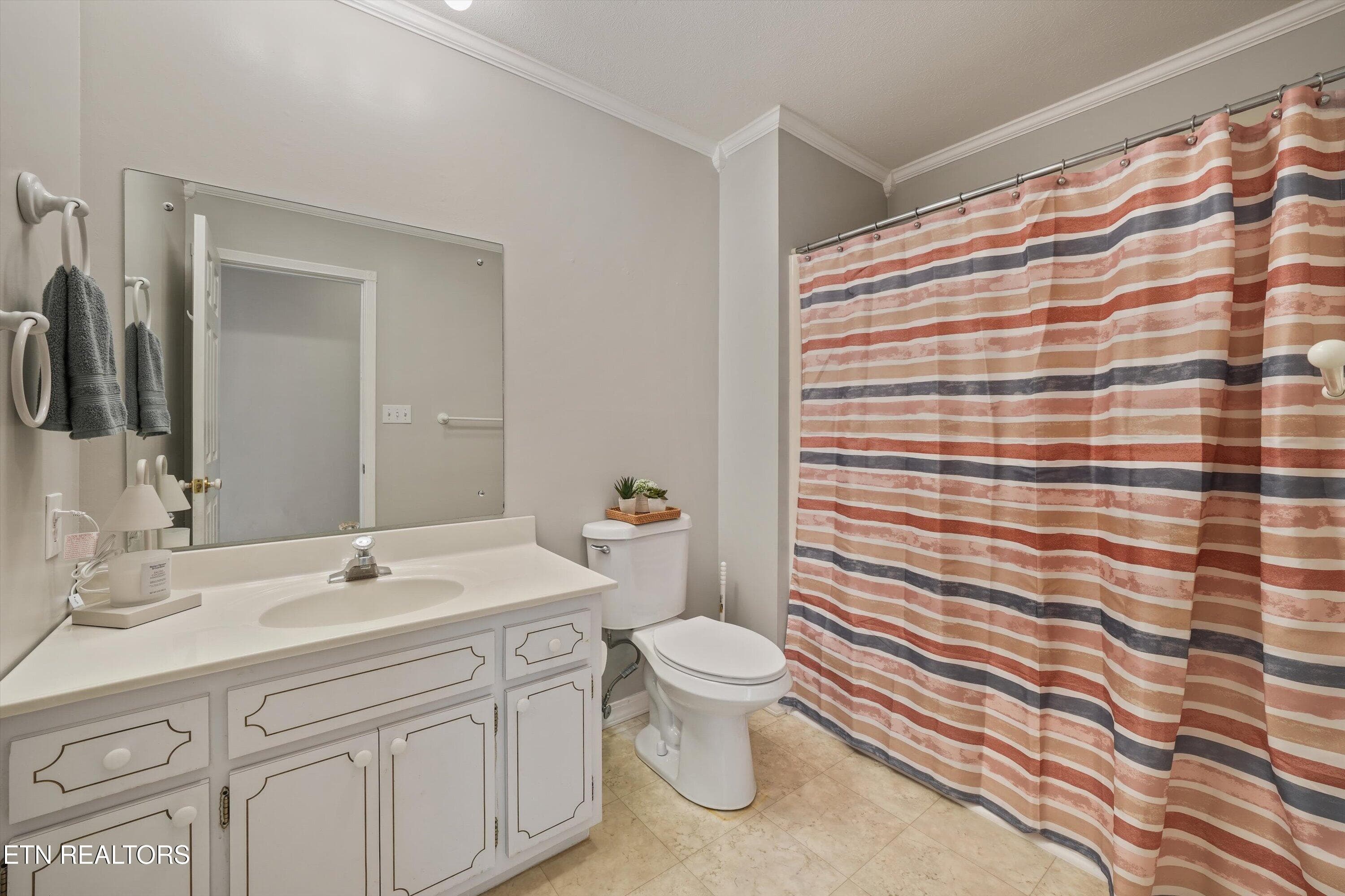 Guest Bathroom - 7314 Glastonbury Rd, Knoxville, TN 37931