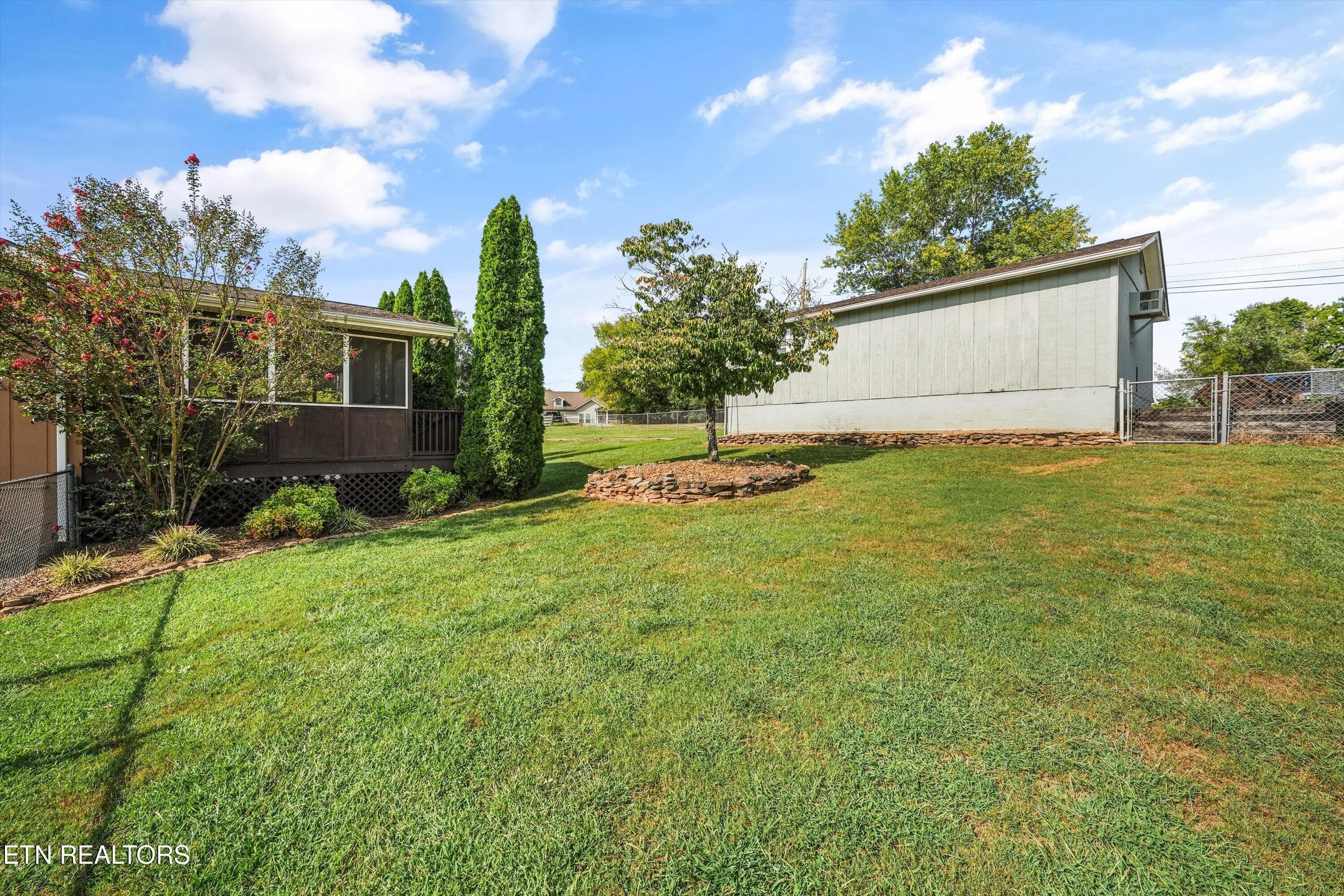 800 sq ft Workshop - 7314 Glastonbury Rd, Knoxville, TN 37931