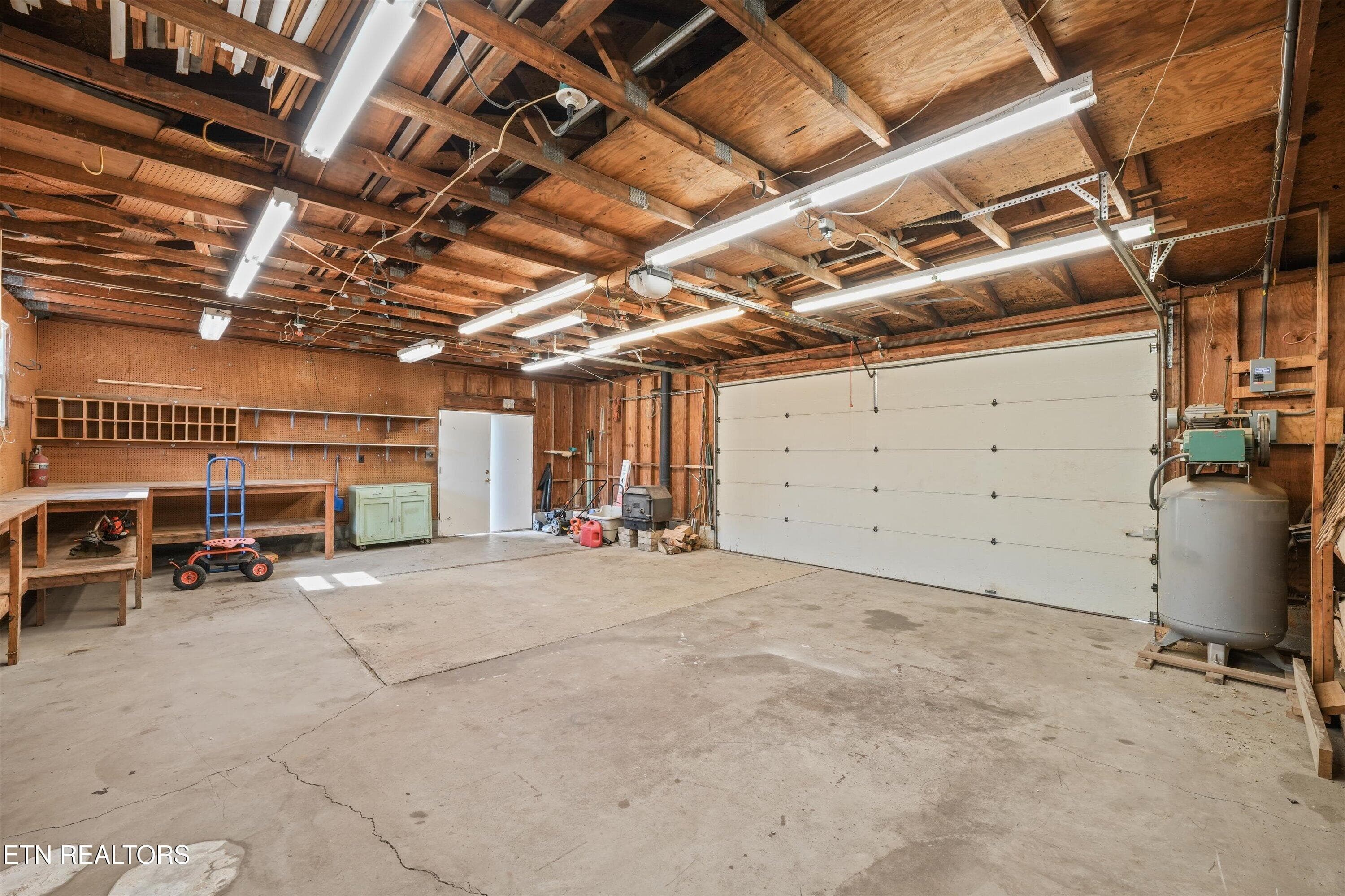 Workshop - 7314 Glastonbury Rd, Knoxville, TN 37931