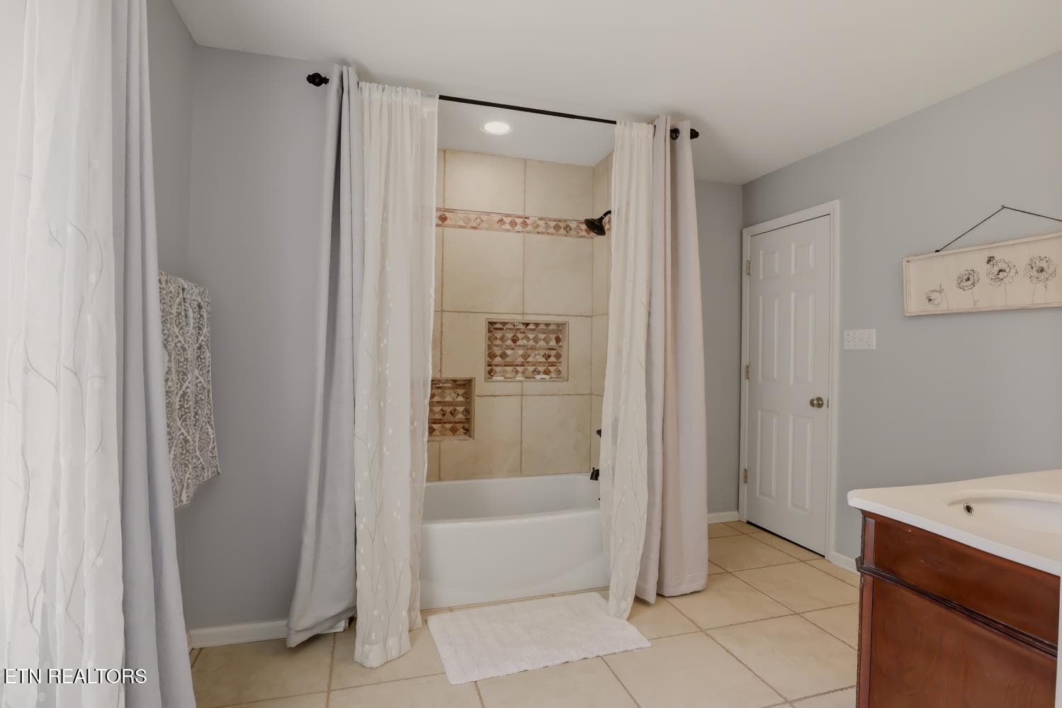 IMG_2472 - 2551 Silverstone Lane, Knoxville, TN 37932, Knoxville