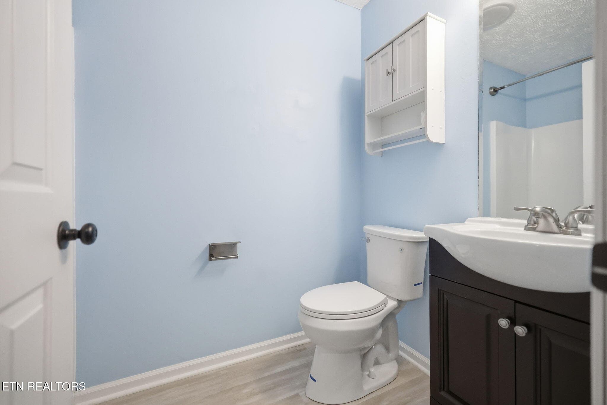 Hall Bath - 7524 Inverrary Circle, Knoxville, TN 37918