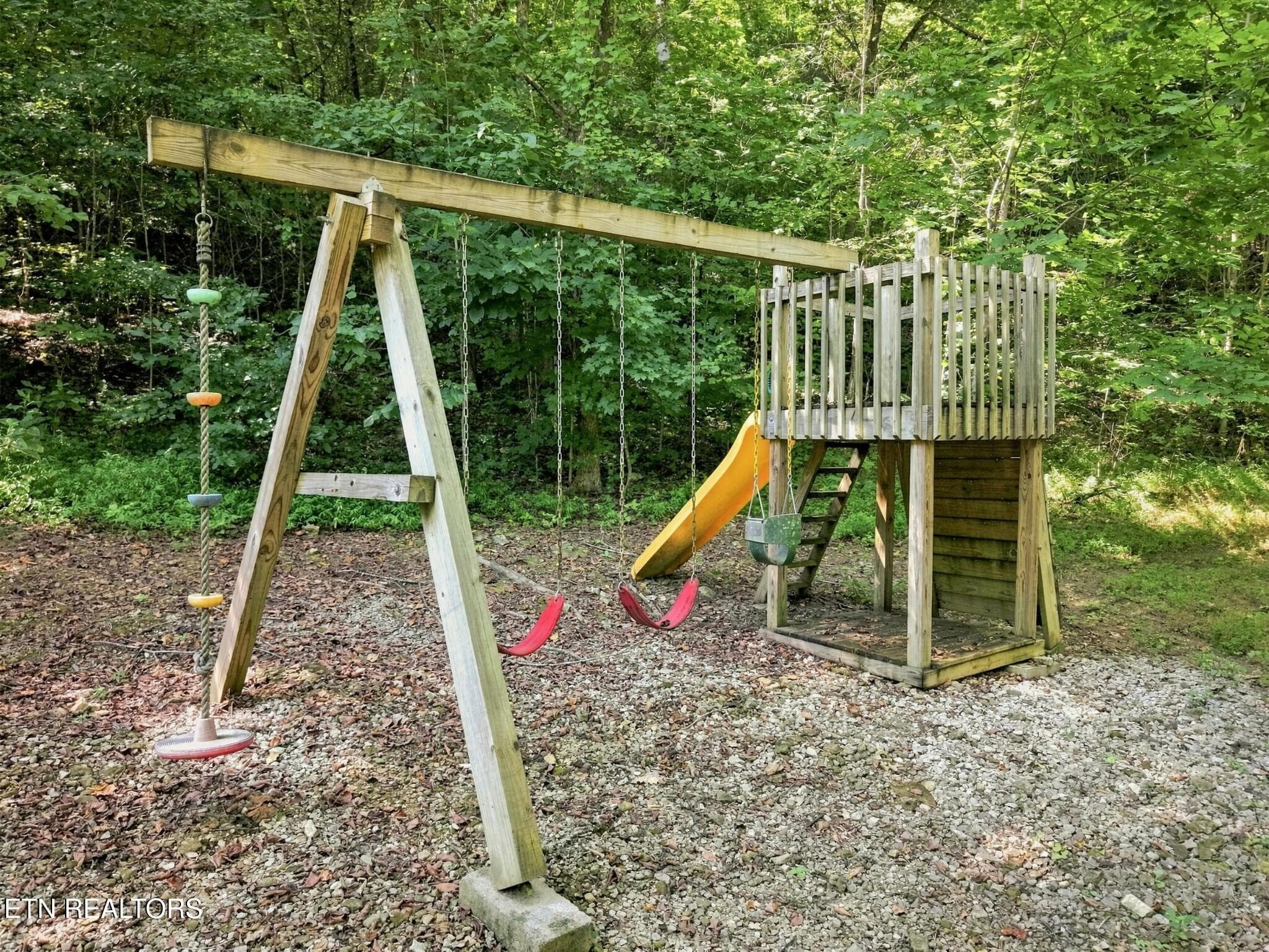 55 - 59 Russell Lane, Pleasant Shade, TN 37145
