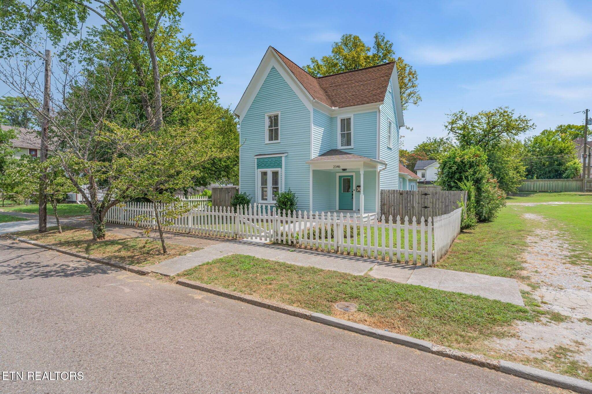 3-web-or-mls-2346 Woodbine Ave-16 - 2346 Woodbine Ave, Knoxville, TN 37917, Knoxville