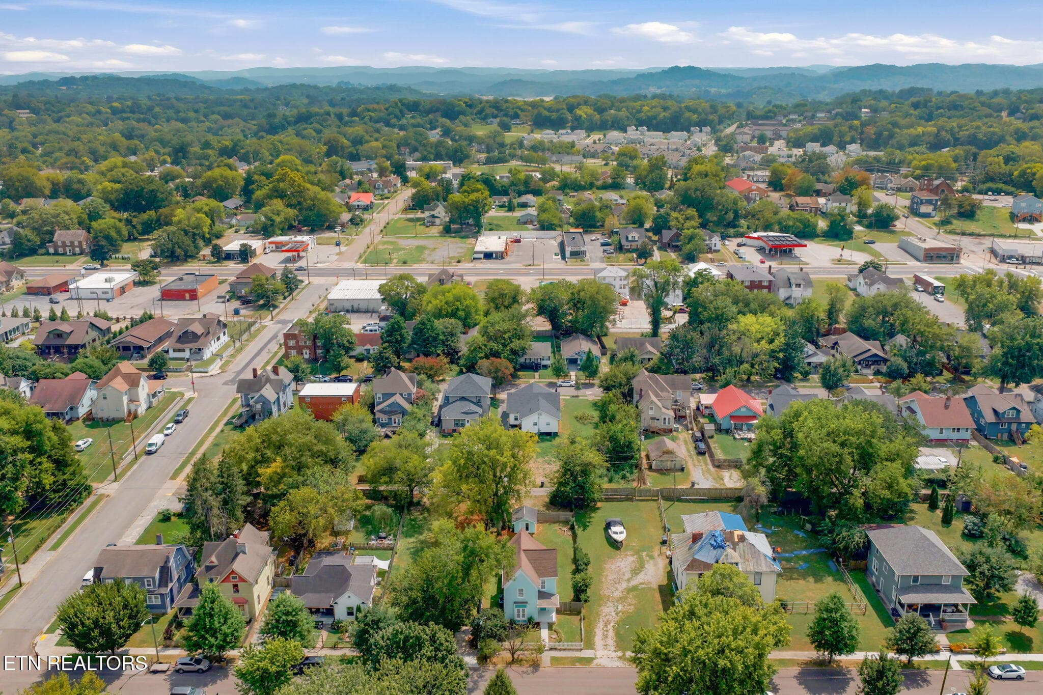 57-web-or-mls-2346 Woodbine Ave-7 - 2346 Woodbine Ave, Knoxville, TN 37917, Knoxville