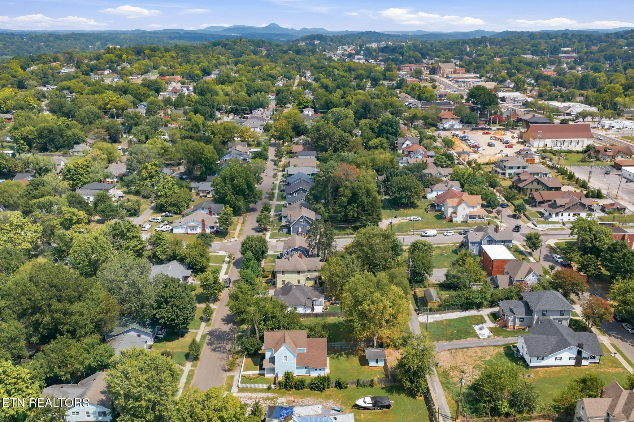 60-web-or-mls-2346 Woodbine Ave-10 - 2346 Woodbine Ave, Knoxville, TN 37917, Knoxville