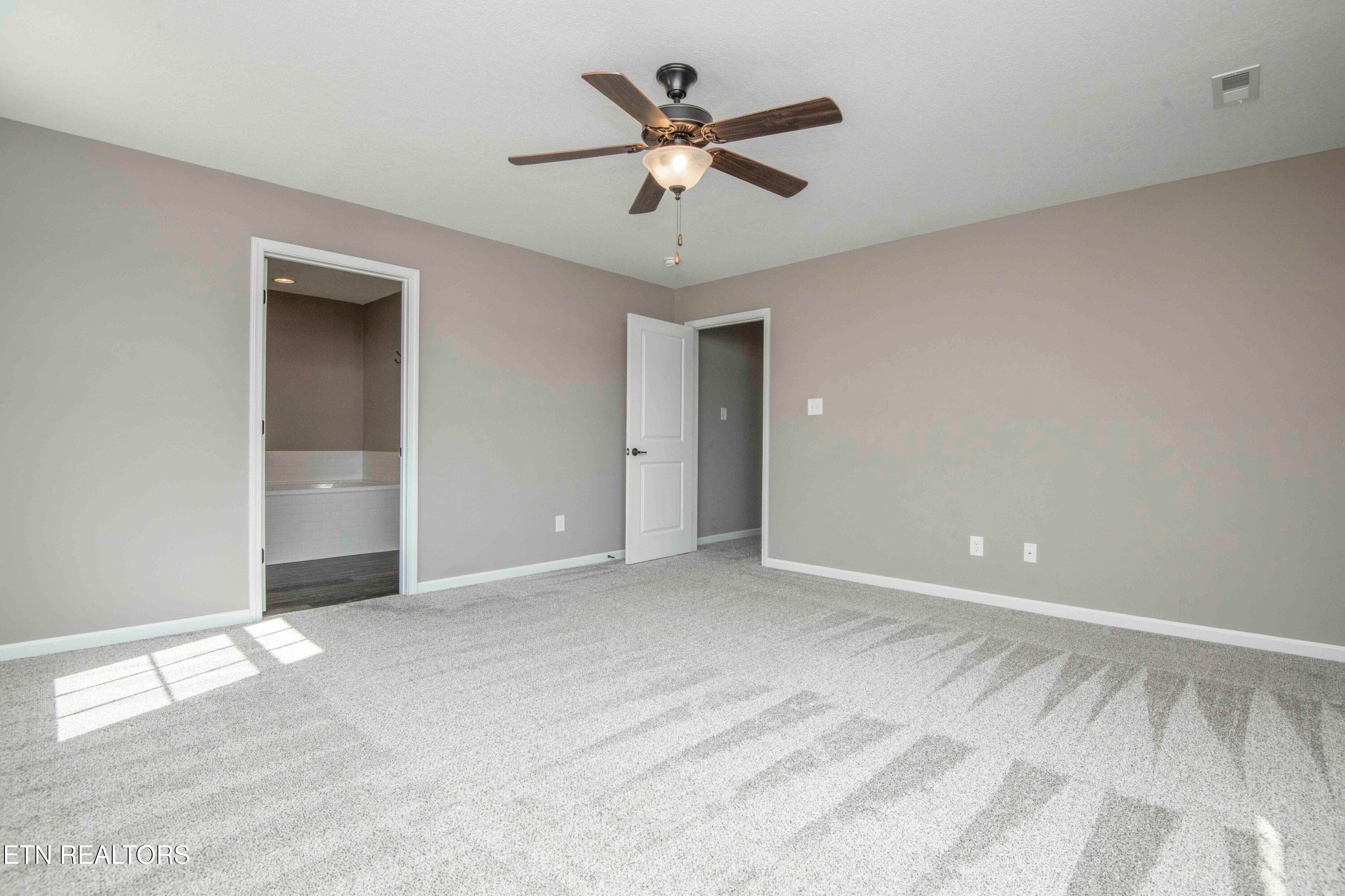master bed 1_1 - 7308 Calla Crossing Lane, Knoxville, TN 37918