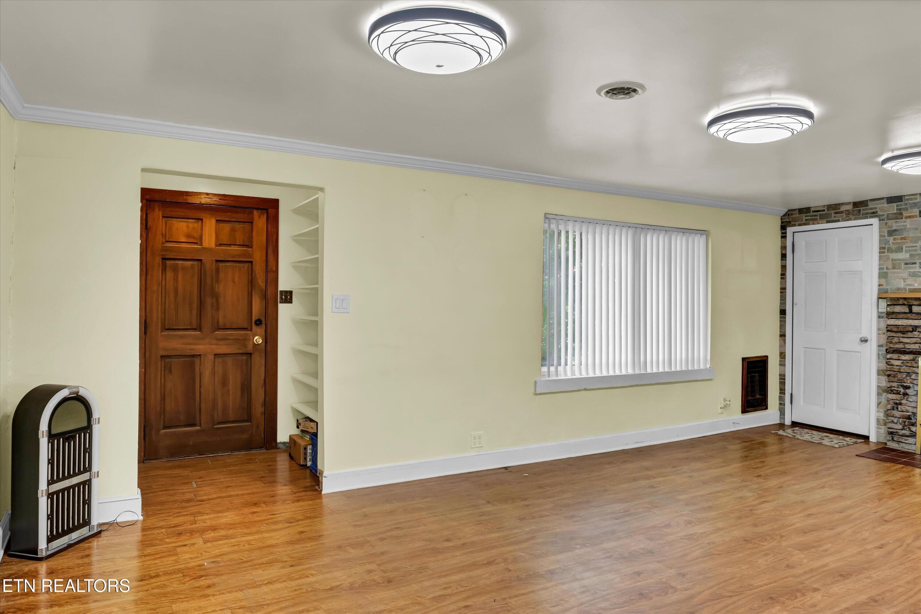 04-912 E Hendron Chapel Rd-4 - 912 E Hendron Chapel Rd, Knoxville, TN 37920, Knoxville