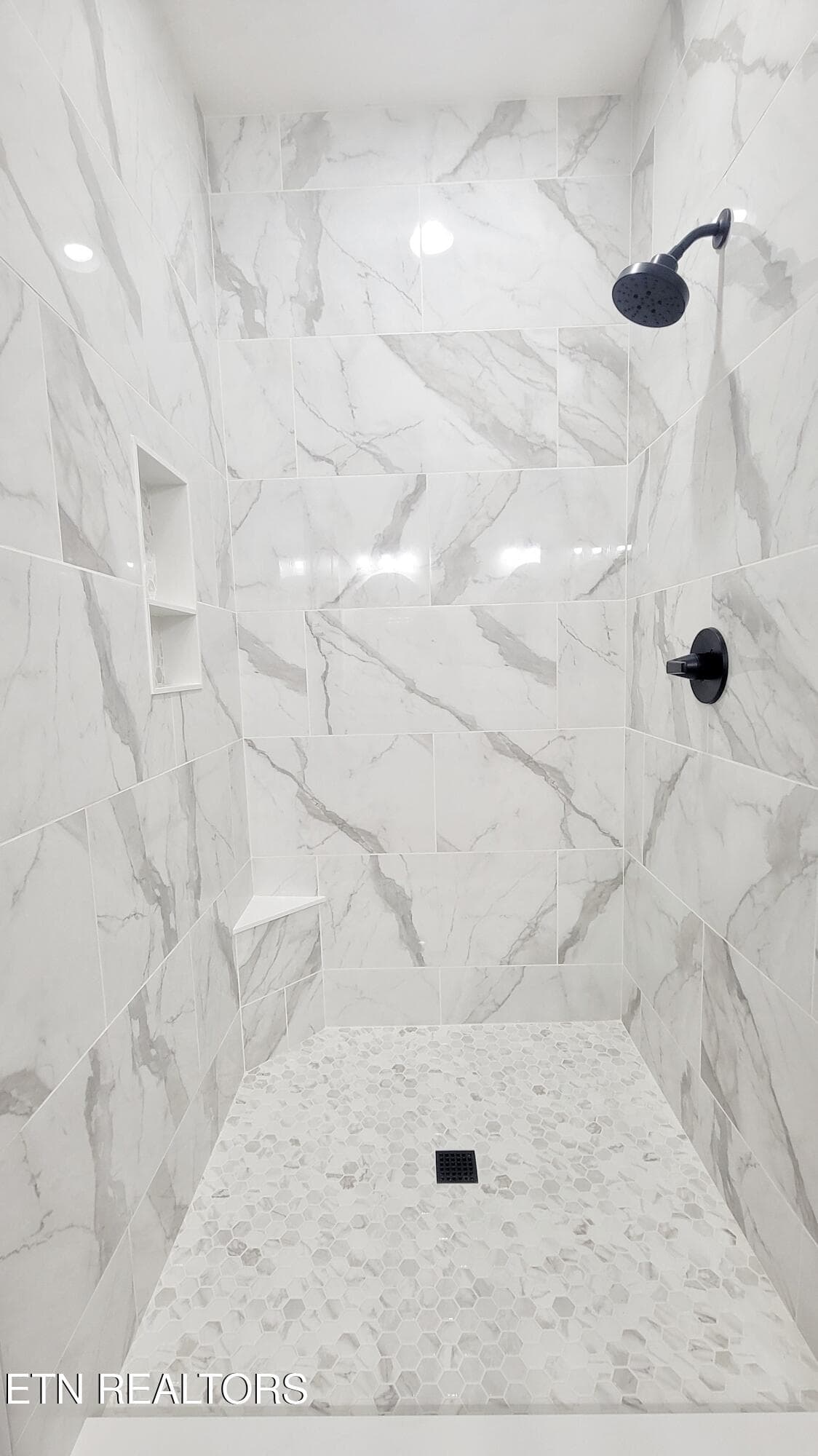 TILE WALK I SHOWER - 243 Splendor Way, Parrottsville, TN 37843, Parrottsville