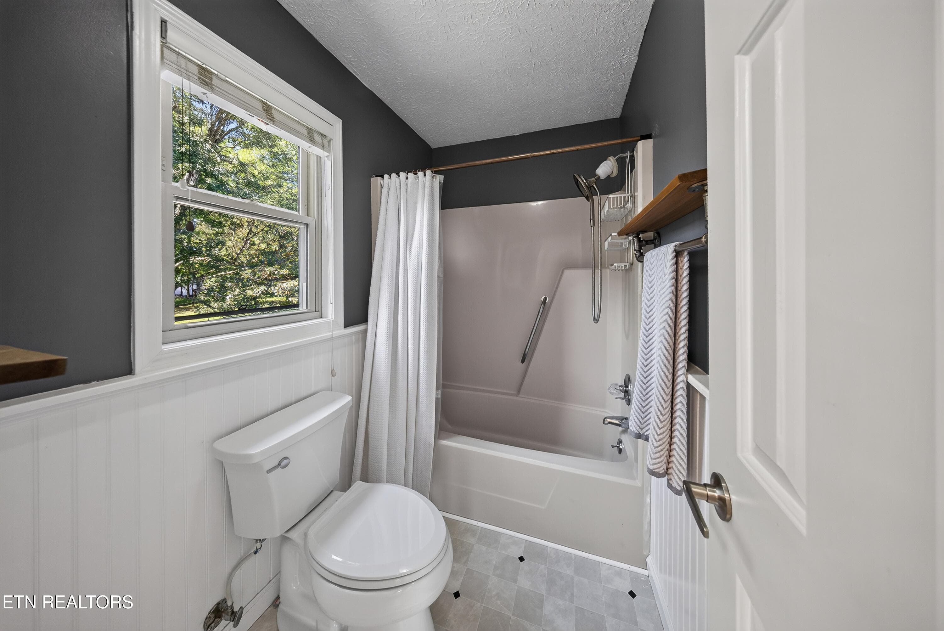 Main Bathroom - 12516 Pony Express Drive, Knoxville, TN 37934, Knoxville