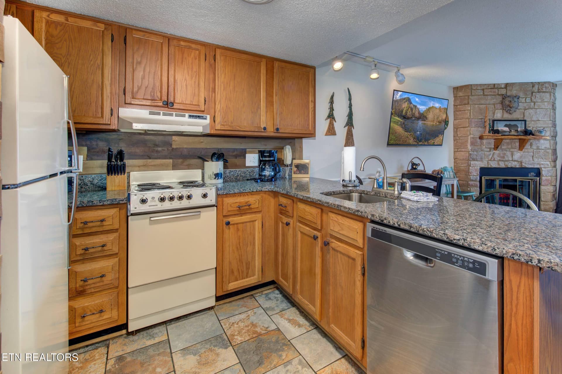 b8f2ef48-f8a1-465e-890b-011b21122f41 - 1380 Ski View Drive APT 5202, Gatlinburg, TN 37738