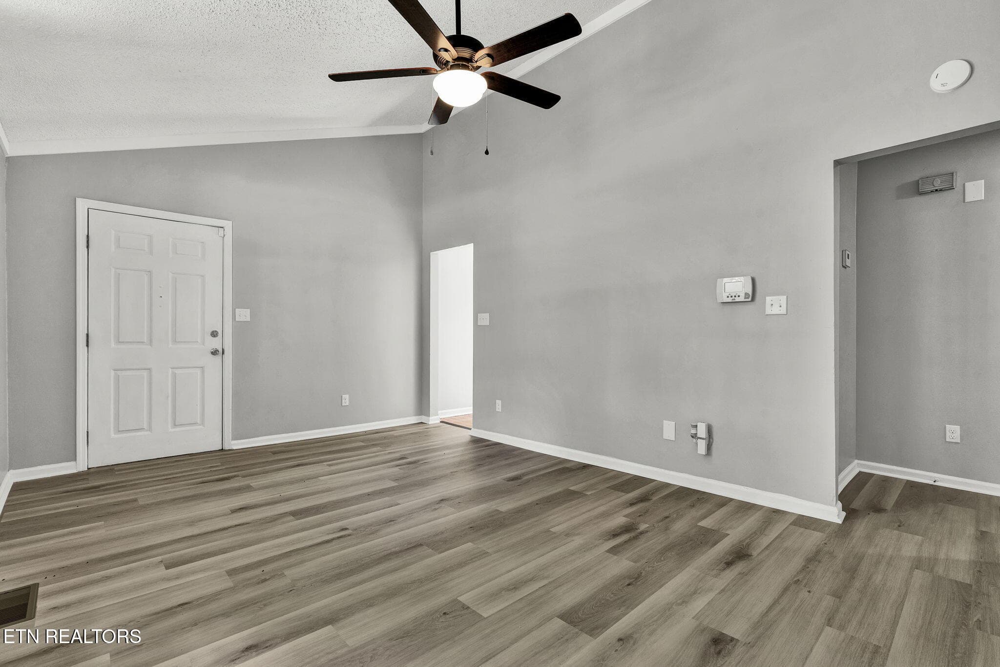 13-web-or-mls-DSC02600 - 1911 Dupont St, Hixson, TN 37343