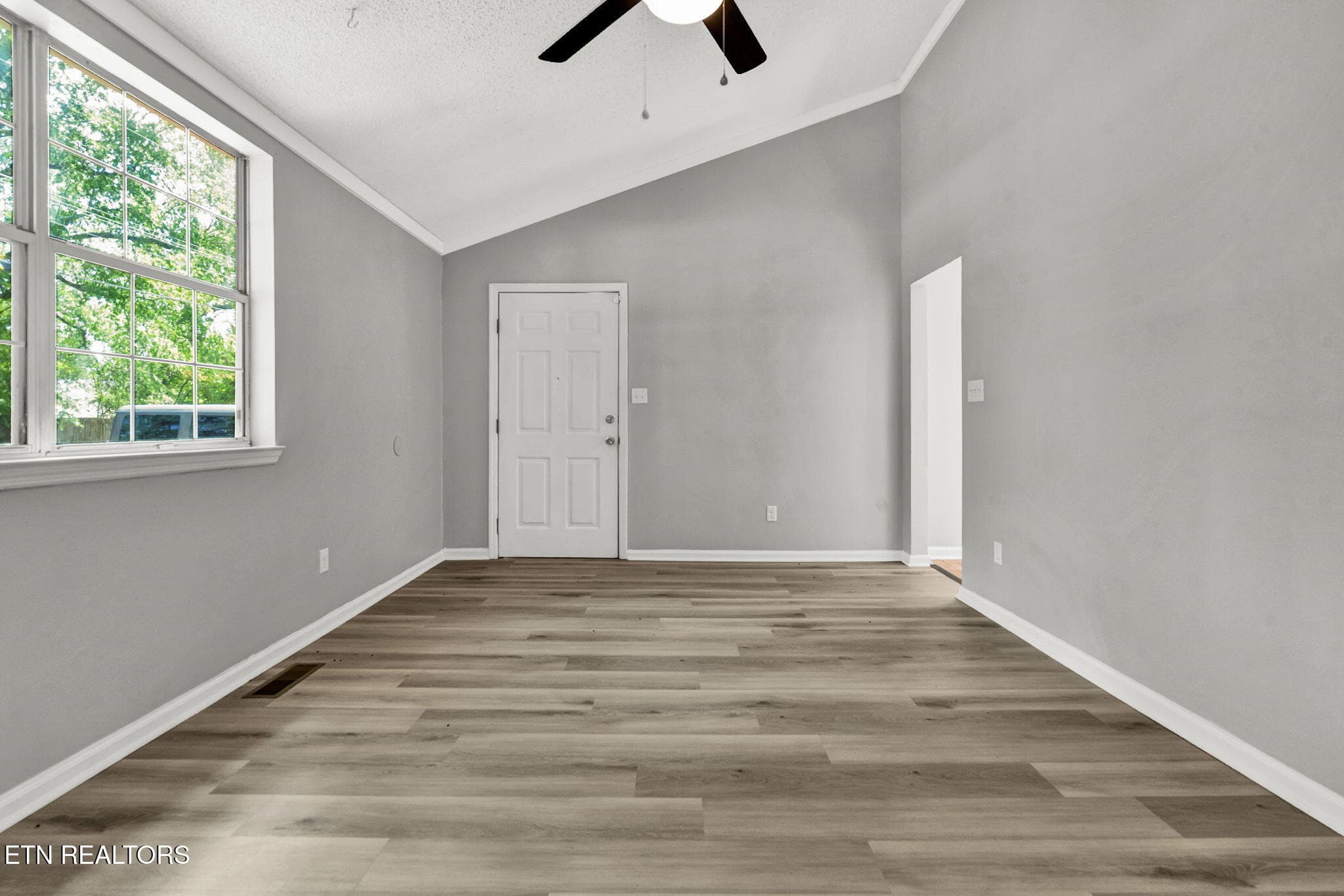 12-web-or-mls-DSC02595 - 1911 Dupont St, Hixson, TN 37343