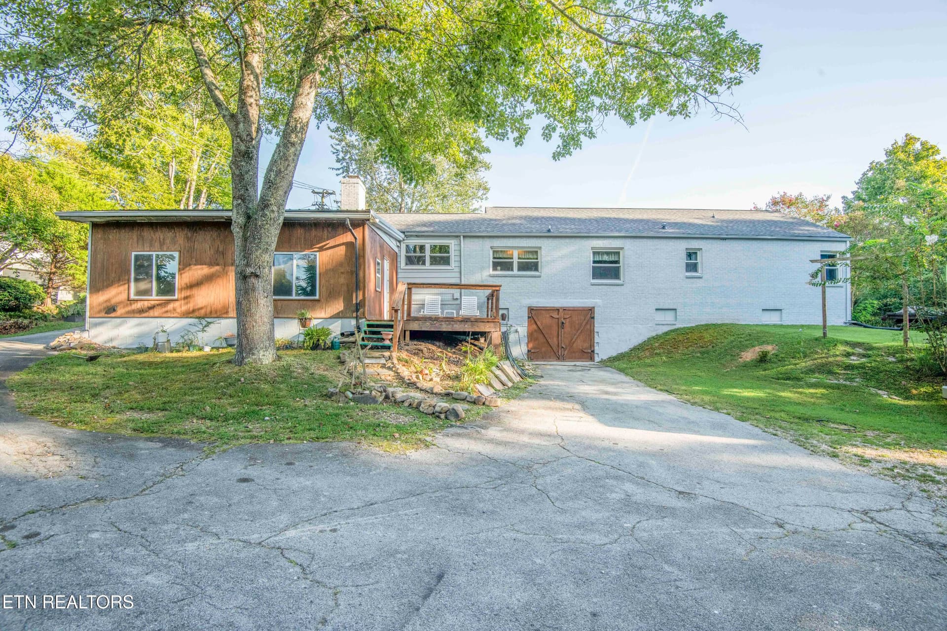 yard 1_1 - 201 W Ford Valley Rd, Knoxville, TN 37920