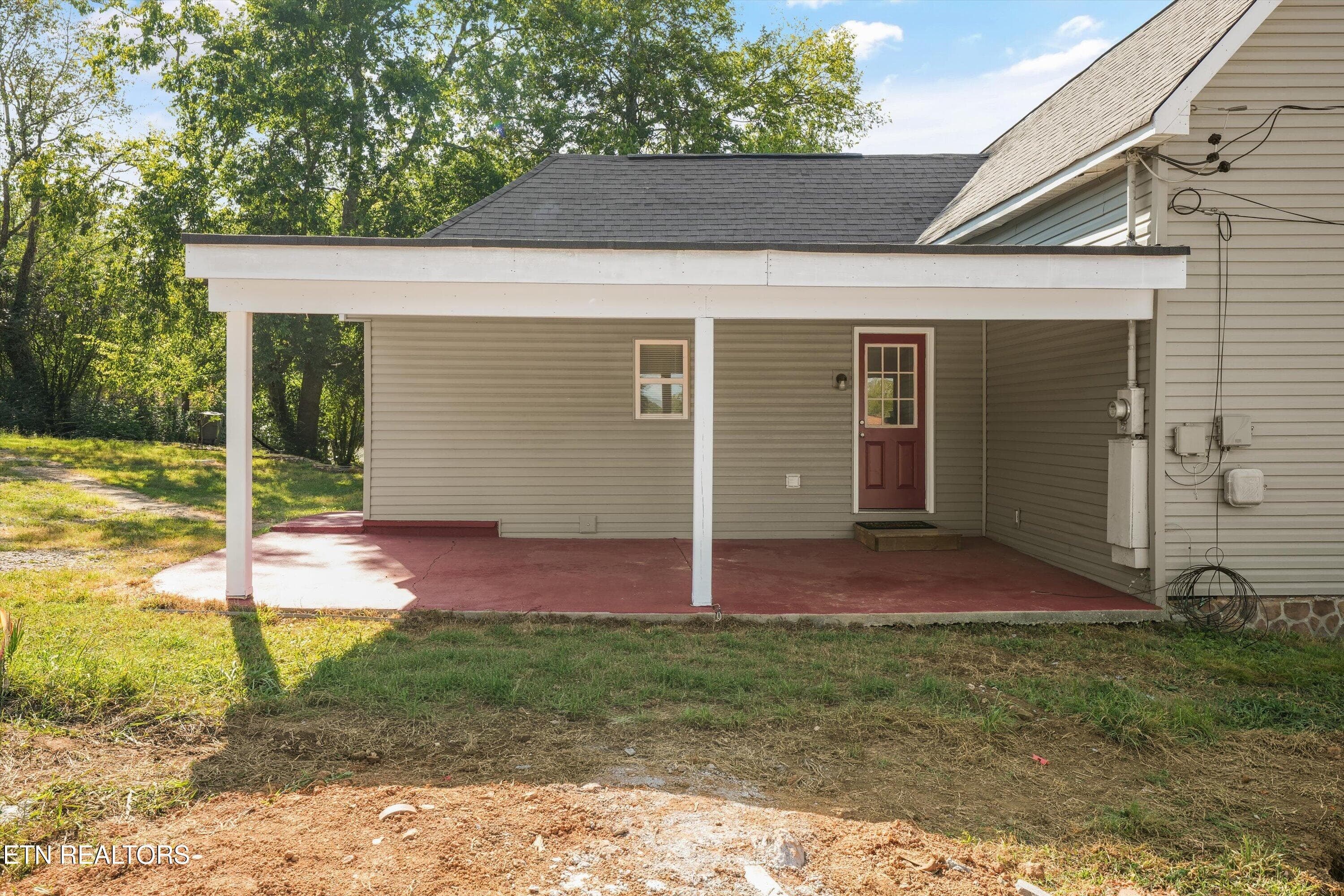 Back Porch - 1760 McClung Ave, Knoxville, TN 37920, Knoxville