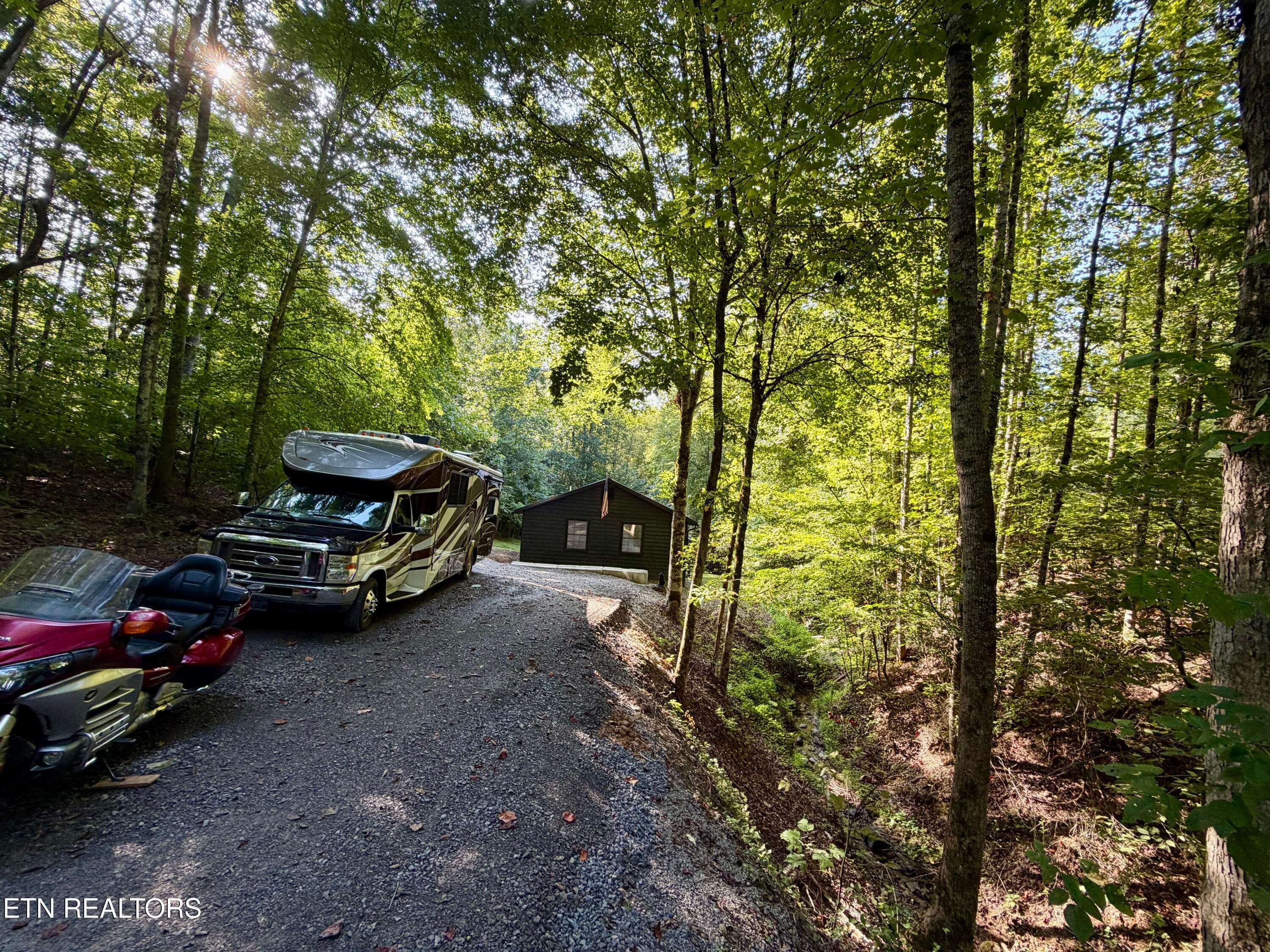 Driveway - 204 Black Fox Harbor Rd, Washburn, TN 37888, Washburn
