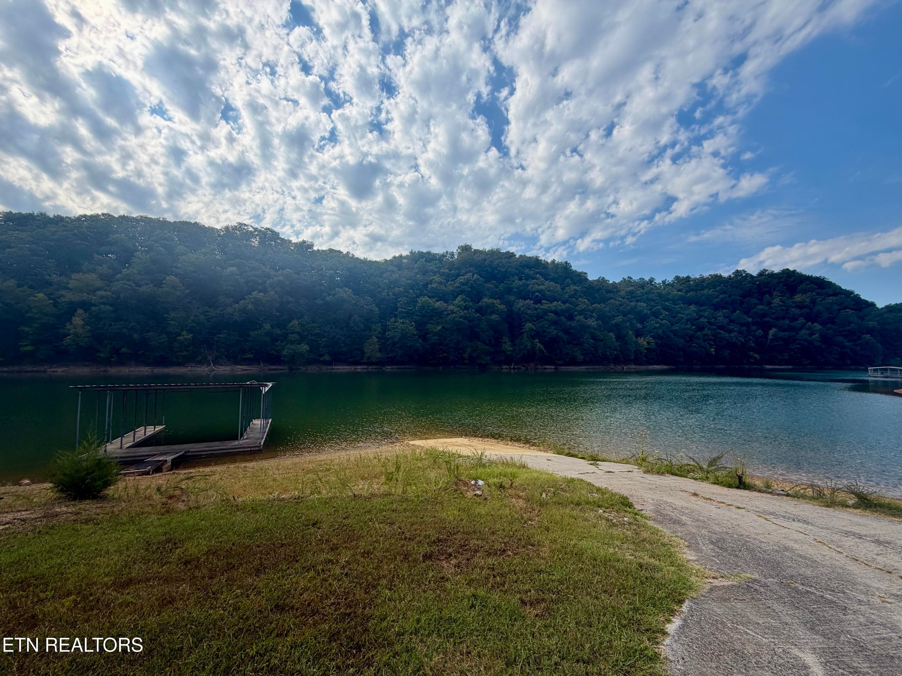 Public Boat Launch and Dock - 204 Black Fox Harbor Rd, Washburn, TN 37888, Washburn