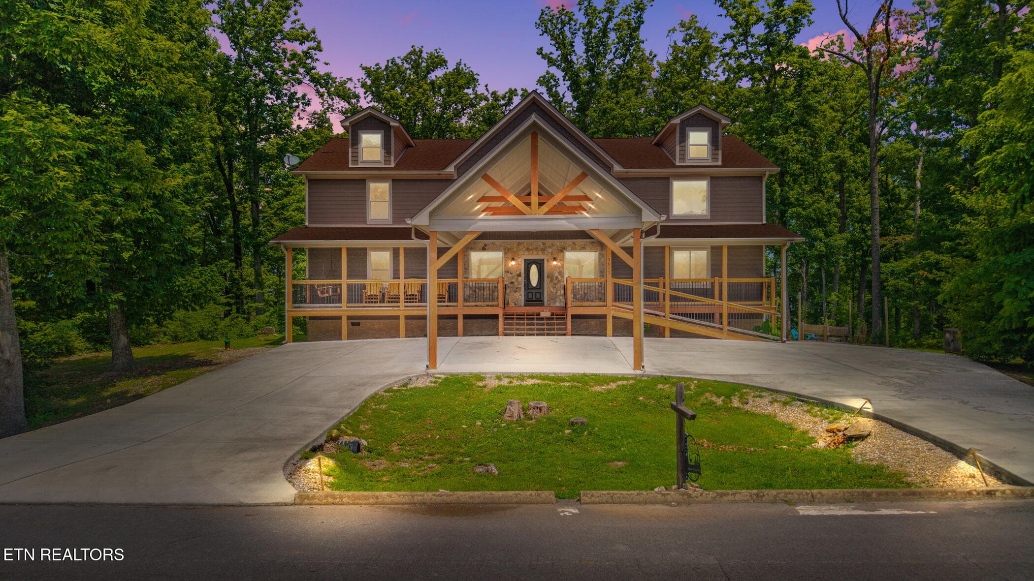 2612 Cloud View Drive, Sevierville, TN 37862