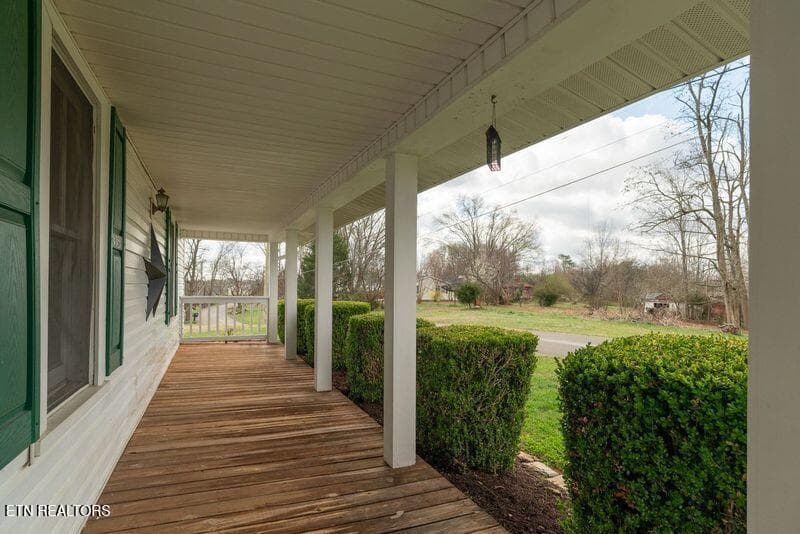 Porch - 254 Mountain Rd, Luttrell, TN 37779, Luttrell