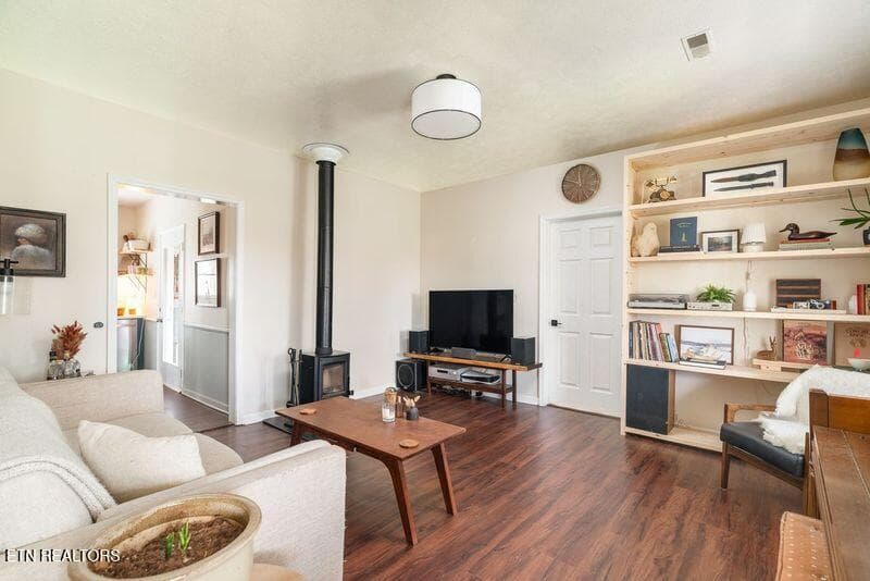 Living Room - 254 Mountain Rd, Luttrell, TN 37779, Luttrell