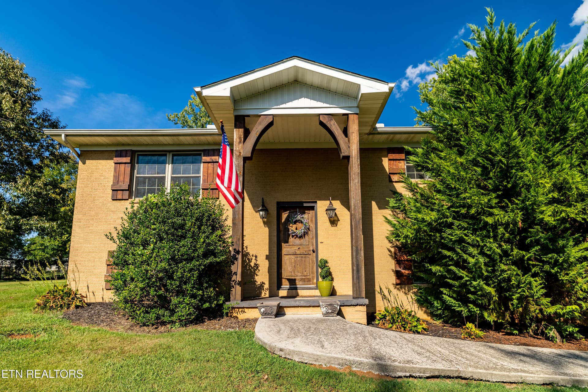 224 Cedar Crest Lane, Friendsville, TN 37737