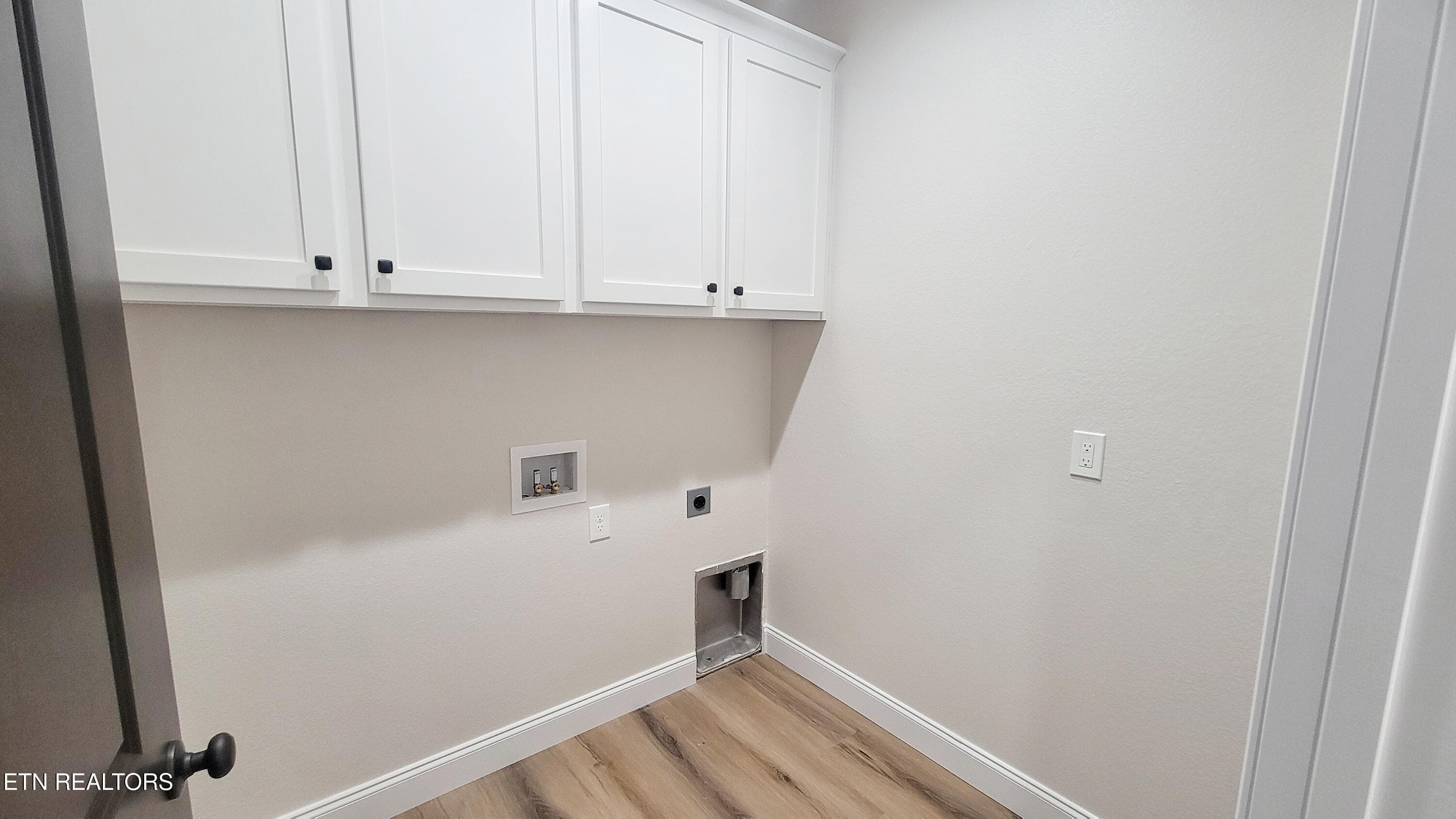 LARGE LAUNDRY - 253 Splendor Way, Parrottsville, TN 37843, Parrottsville