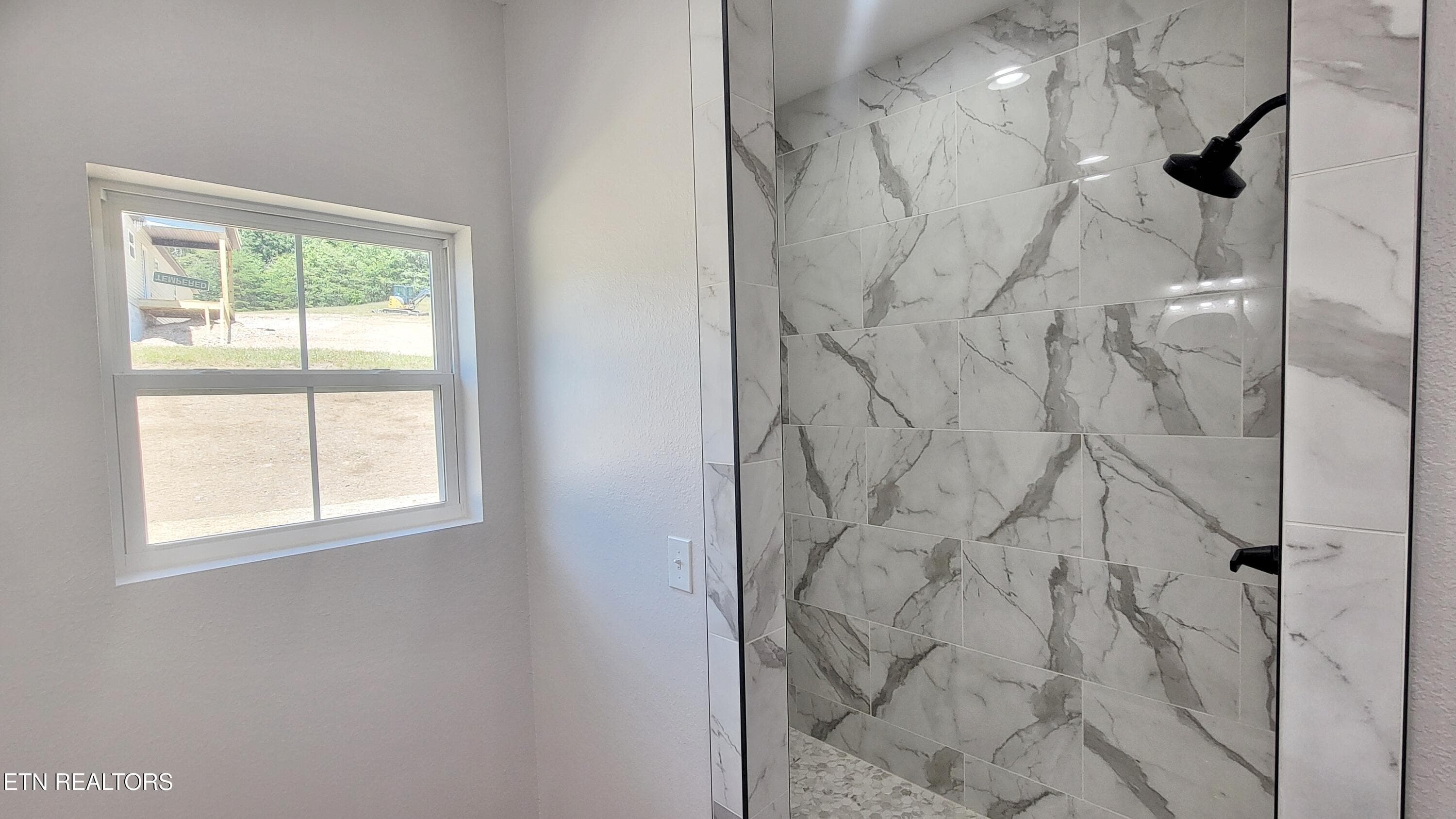 ENSUITE WALK-IN SHOWER - 253 Splendor Way, Parrottsville, TN 37843, Parrottsville
