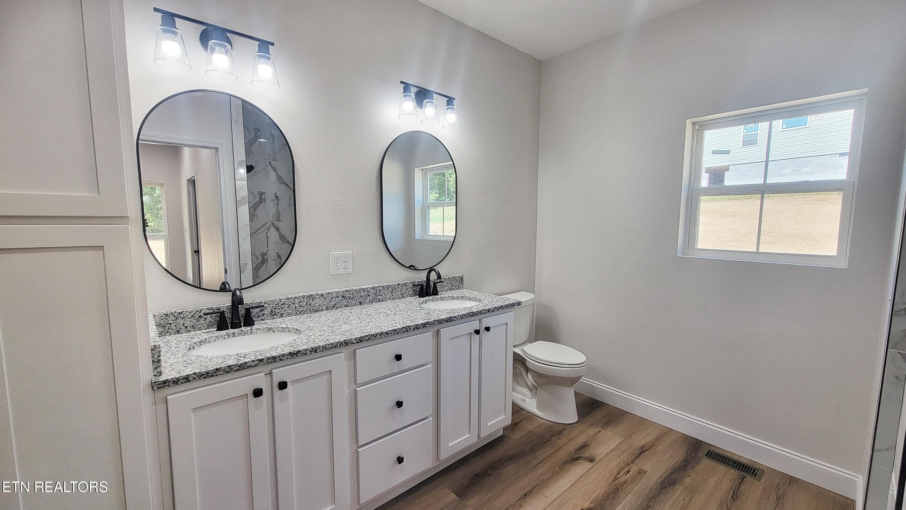 ENSUITE BATH OVERSIZED VANITY - 253 Splendor Way, Parrottsville, TN 37843, Parrottsville
