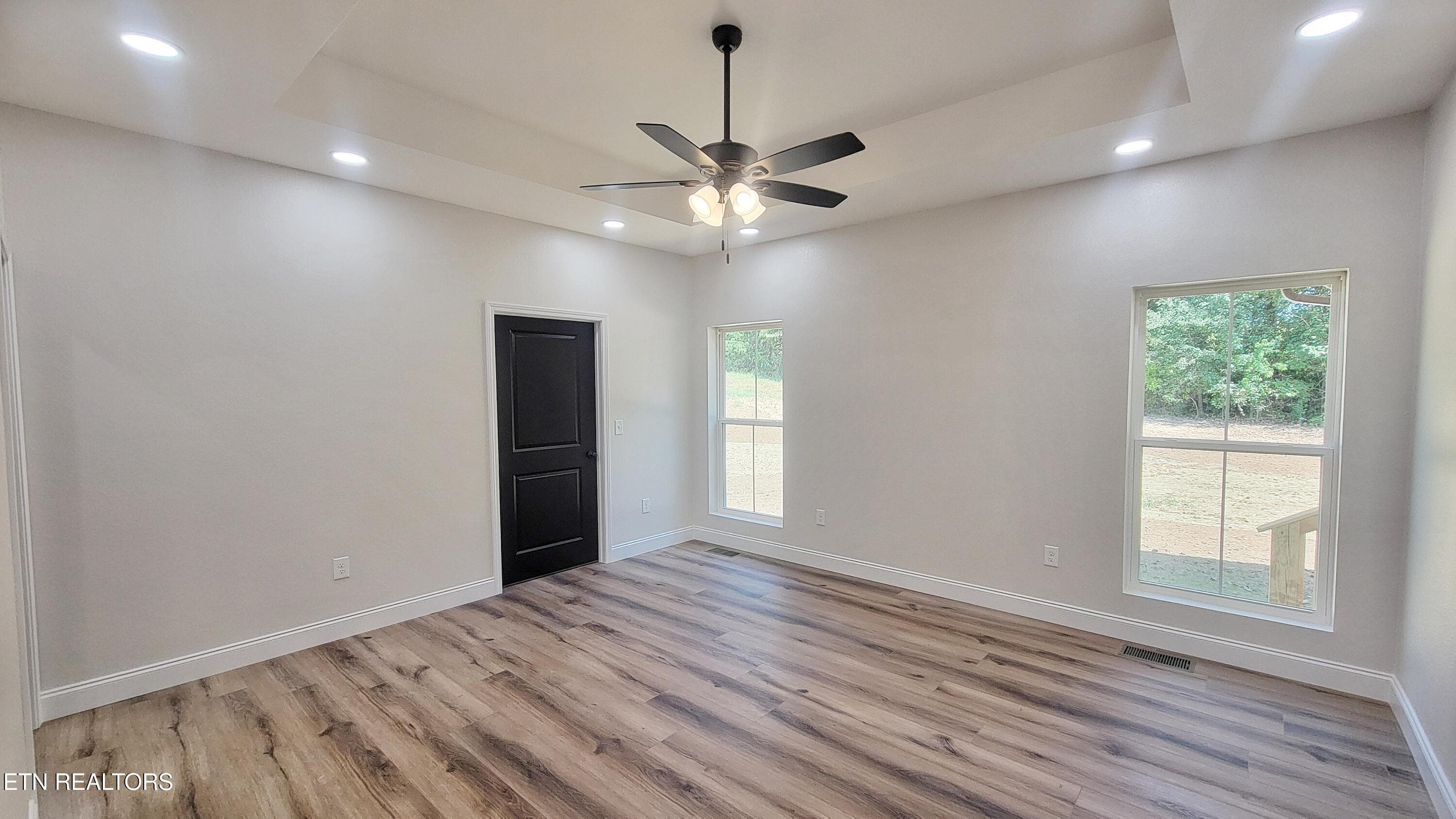 MAIN SUITE - 253 Splendor Way, Parrottsville, TN 37843, Parrottsville