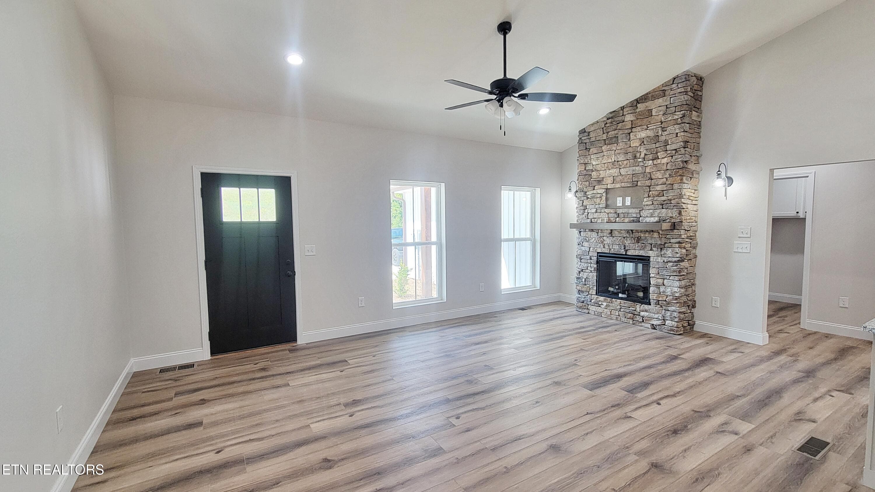 LARGE LIVING AREA - 253 Splendor Way, Parrottsville, TN 37843, Parrottsville