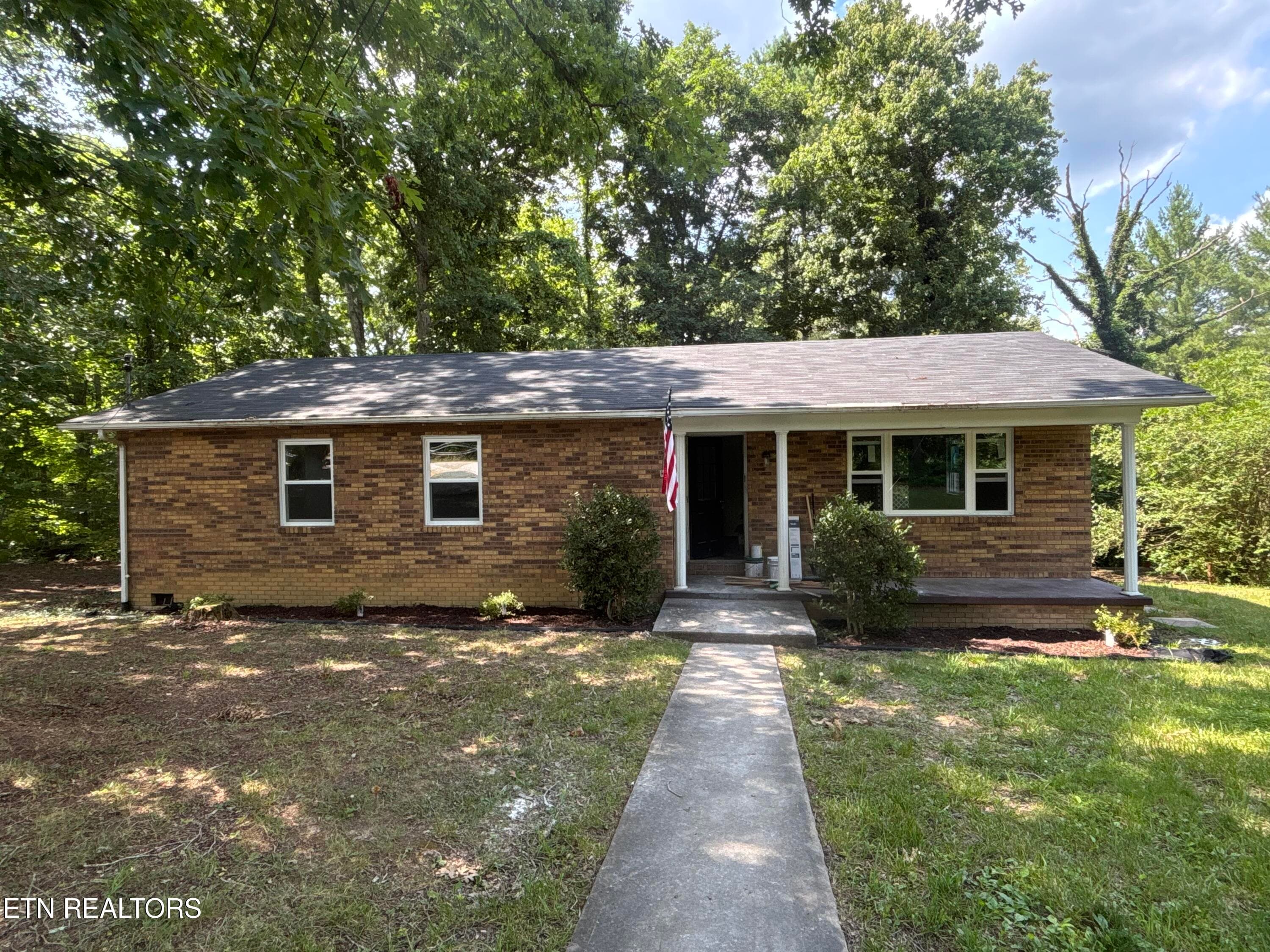 Poplar front 2 - 720 Poplar Lane, Winfield, TN 37892