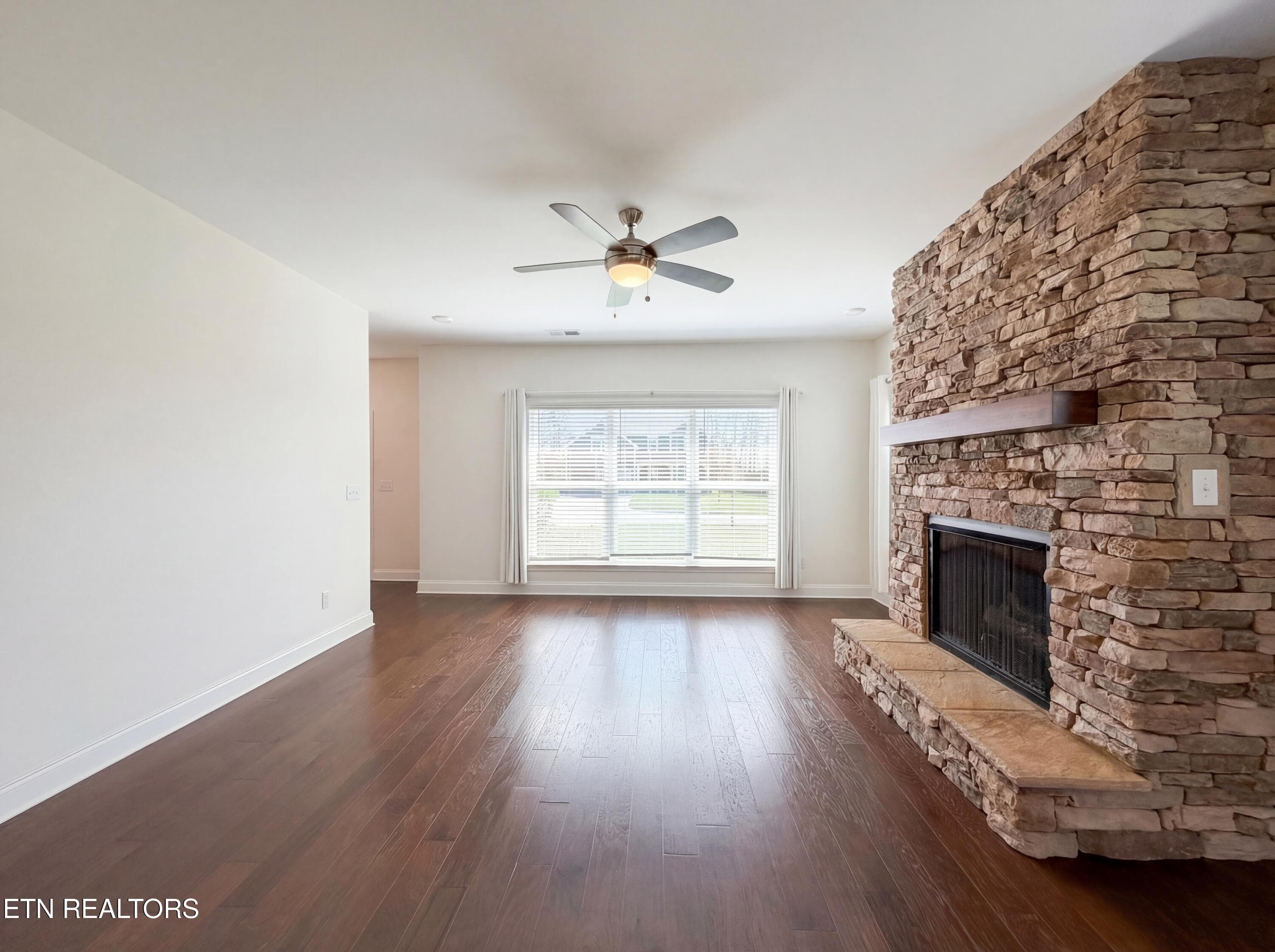 Green Ash Ln Living room 3 - 2714 Green Ash Lane, Knoxville, TN 37932, Knoxville