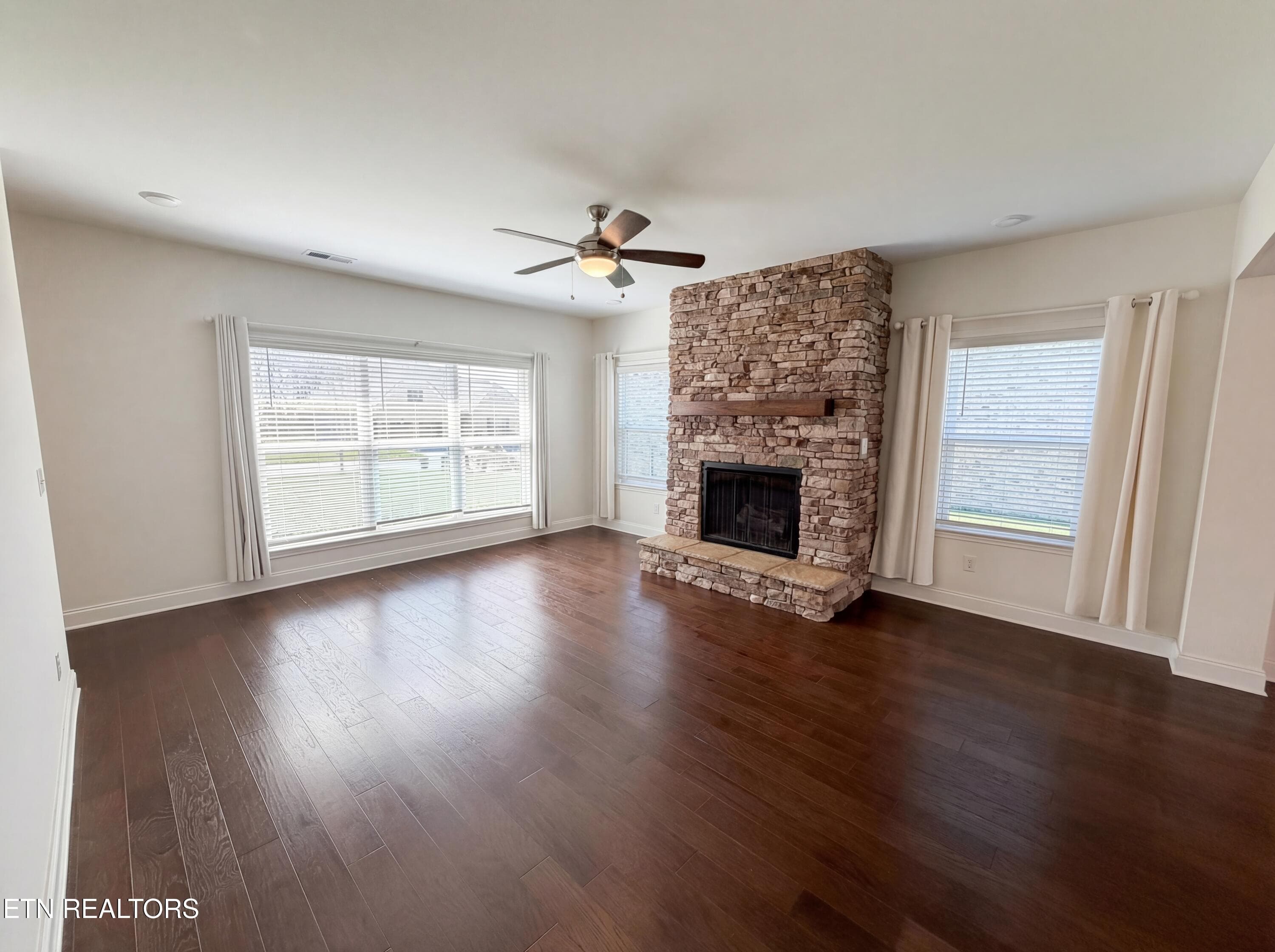 Green Ash Ln Living room - 2714 Green Ash Lane, Knoxville, TN 37932, Knoxville