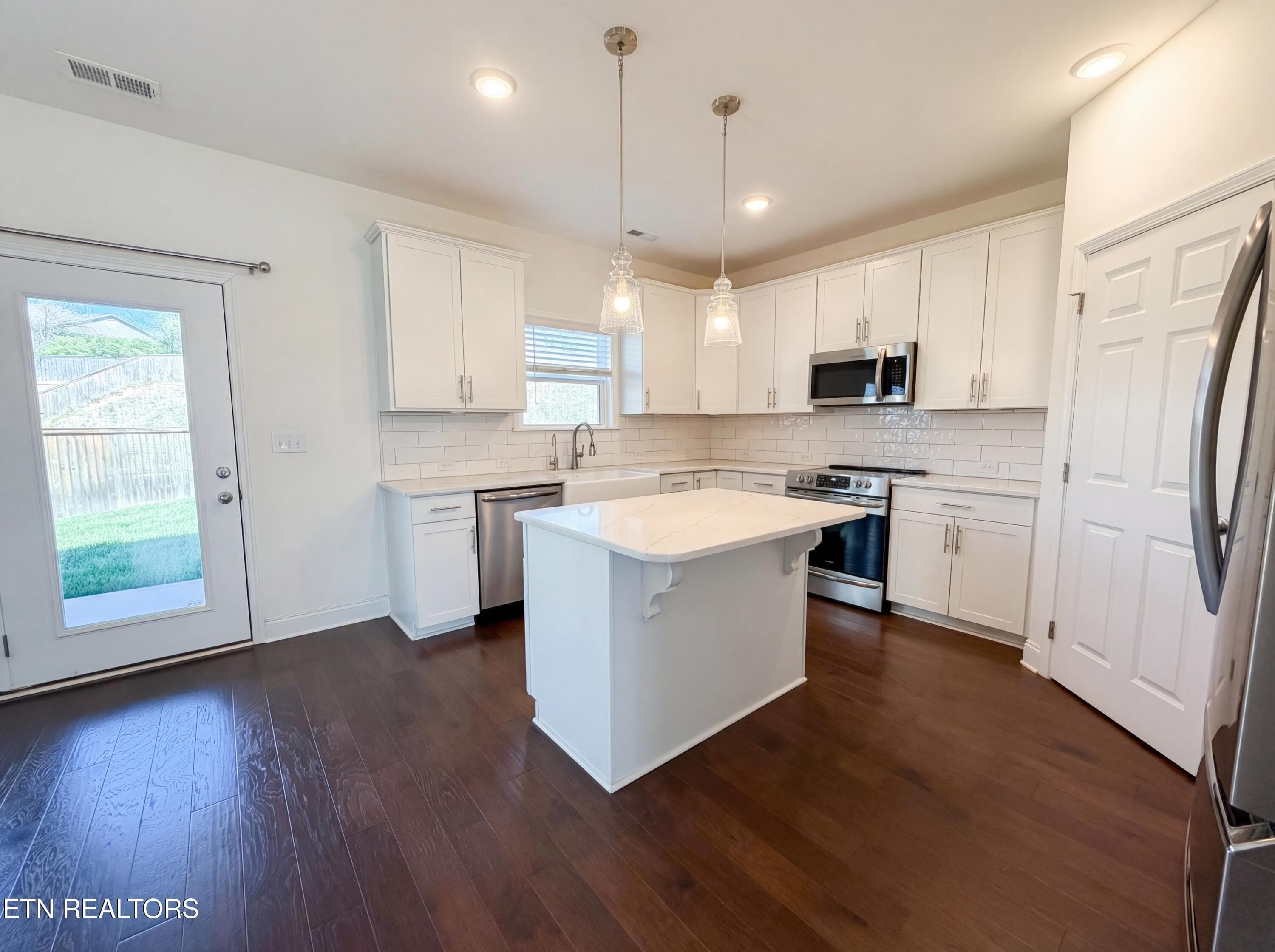 Green Ash Ln Kitchen - 2714 Green Ash Lane, Knoxville, TN 37932, Knoxville