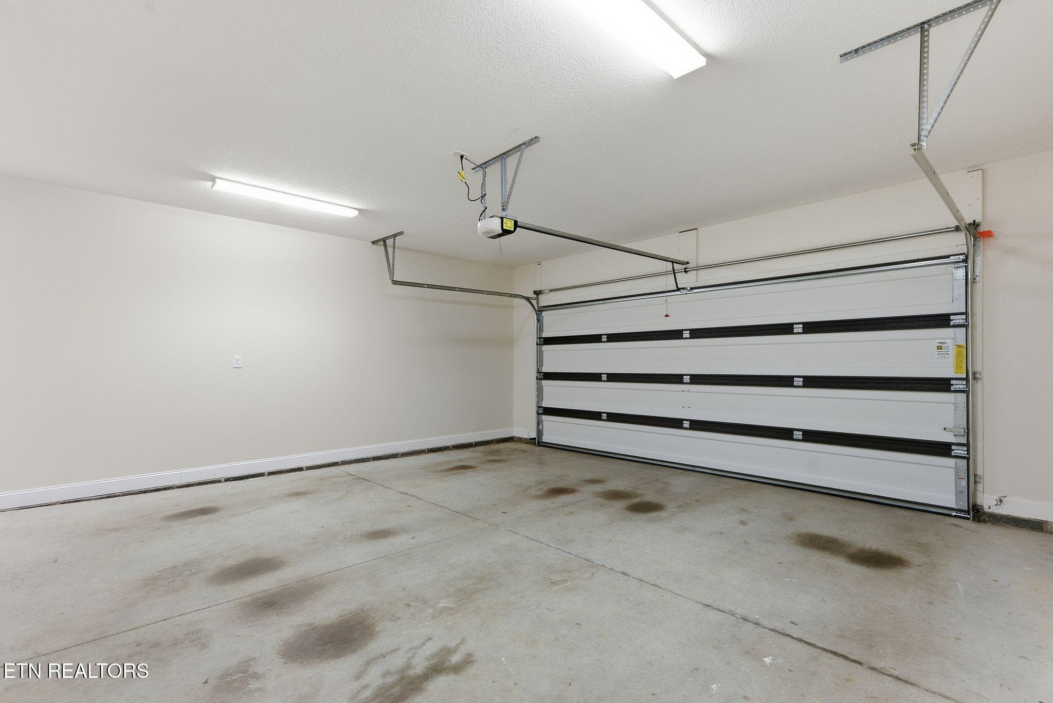 29-web-or-mls-SlntSprngs2723 (4) - 2723 Silent Springs Lane, Knoxville, TN 37931, Knoxville