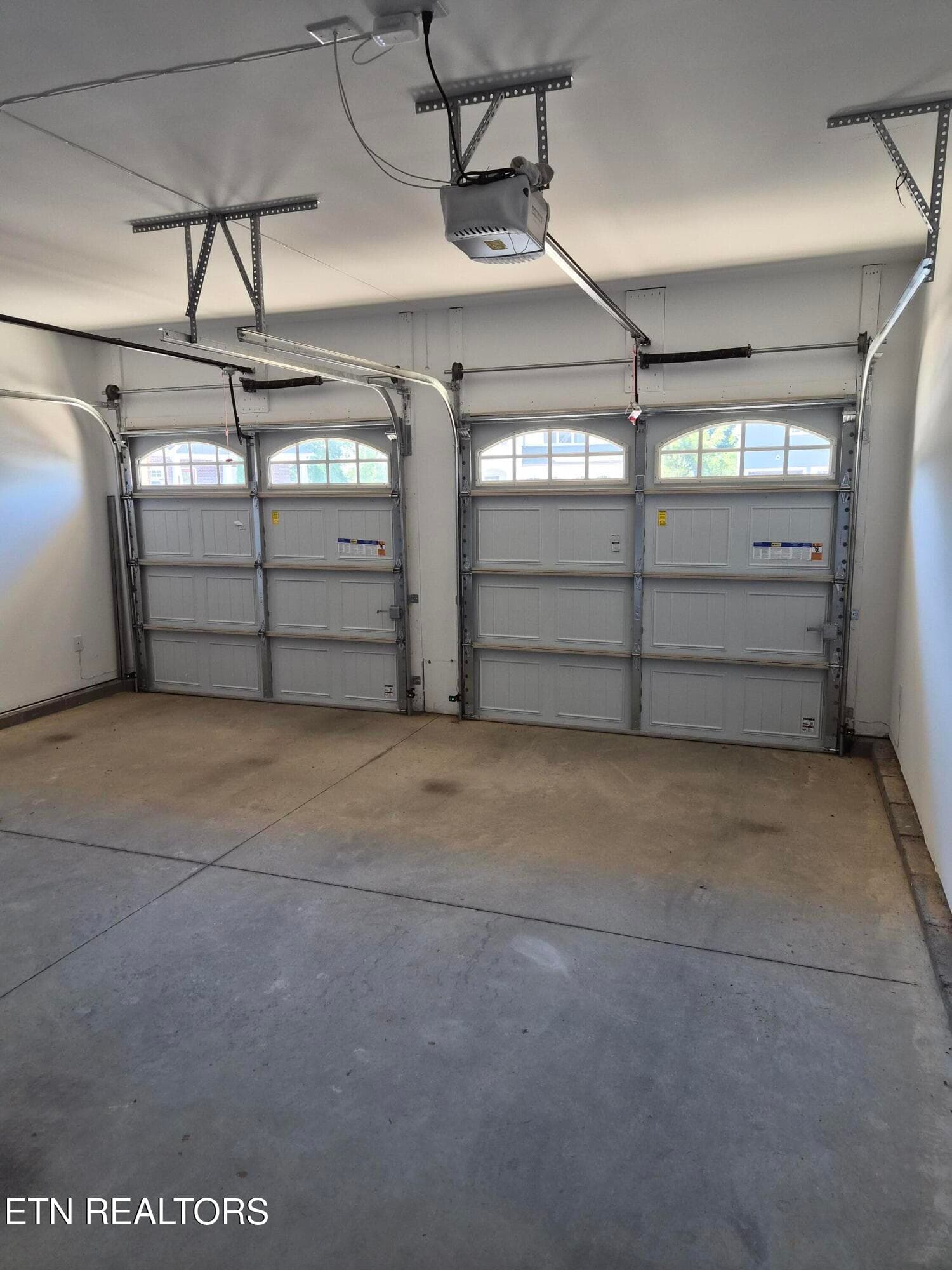 Green Ash Ln Garage front - 2714 Green Ash Lane, Knoxville, TN 37932, Knoxville