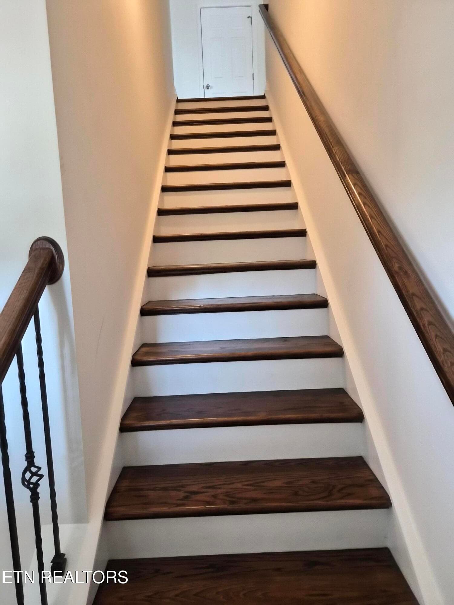 Green Ash Ln Staircase - 2714 Green Ash Lane, Knoxville, TN 37932, Knoxville