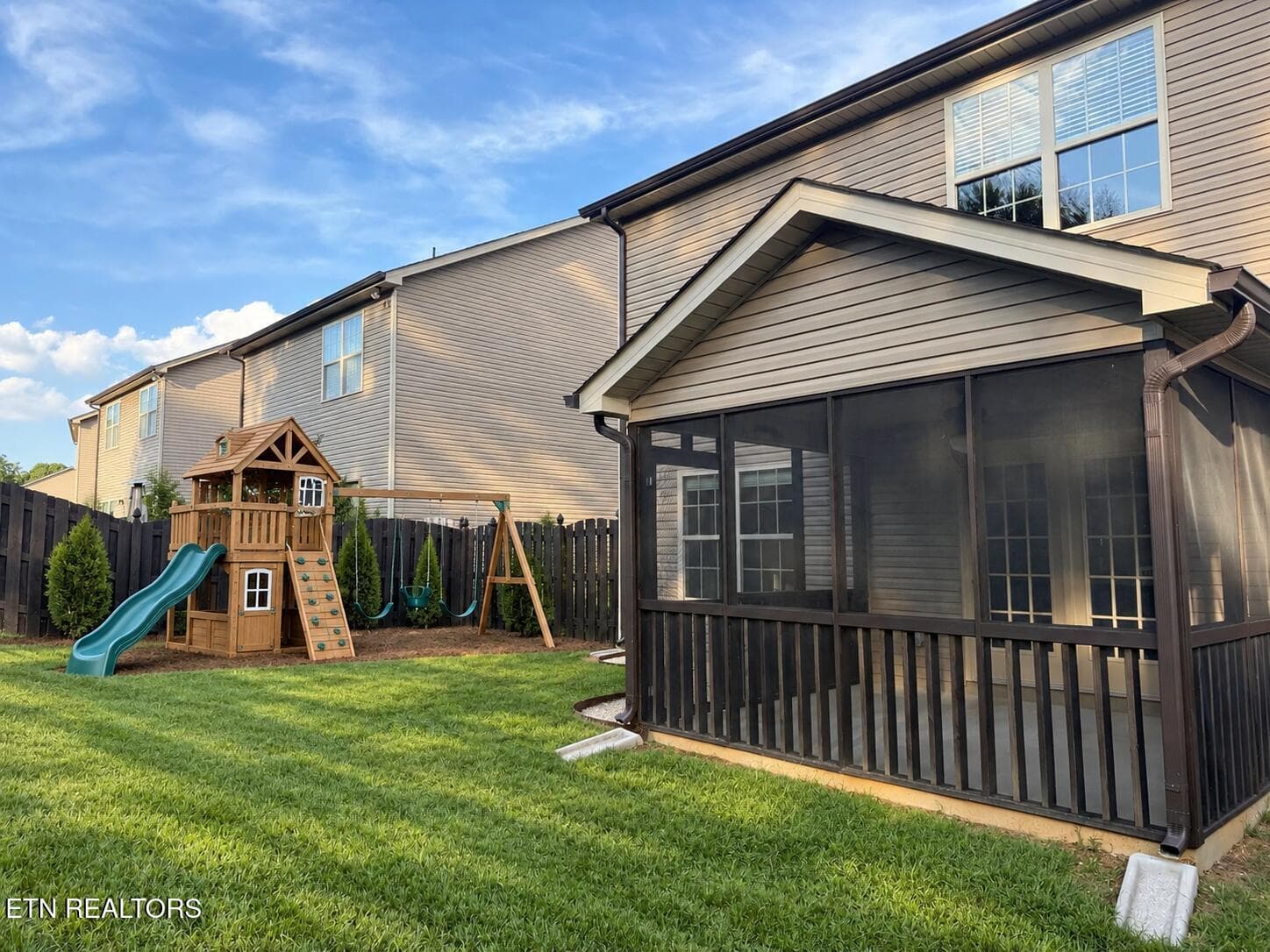 Staged back yard - 2723 Silent Springs Lane, Knoxville, TN 37931, Knoxville