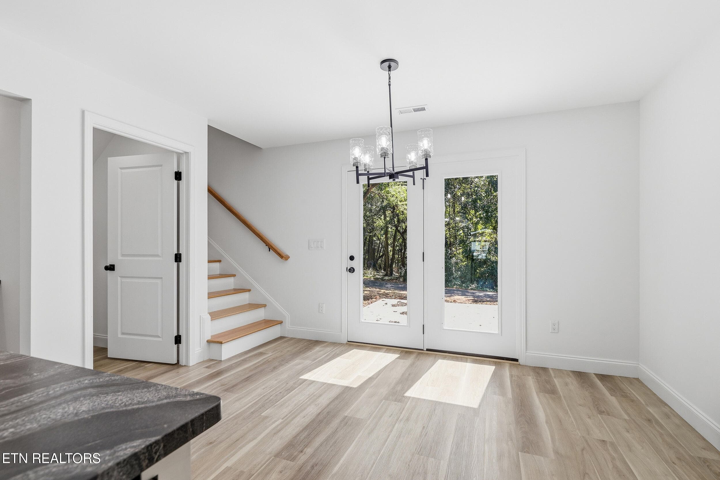 030 - 2204 Cityview Ave, Knoxville, TN 37915, Knoxville