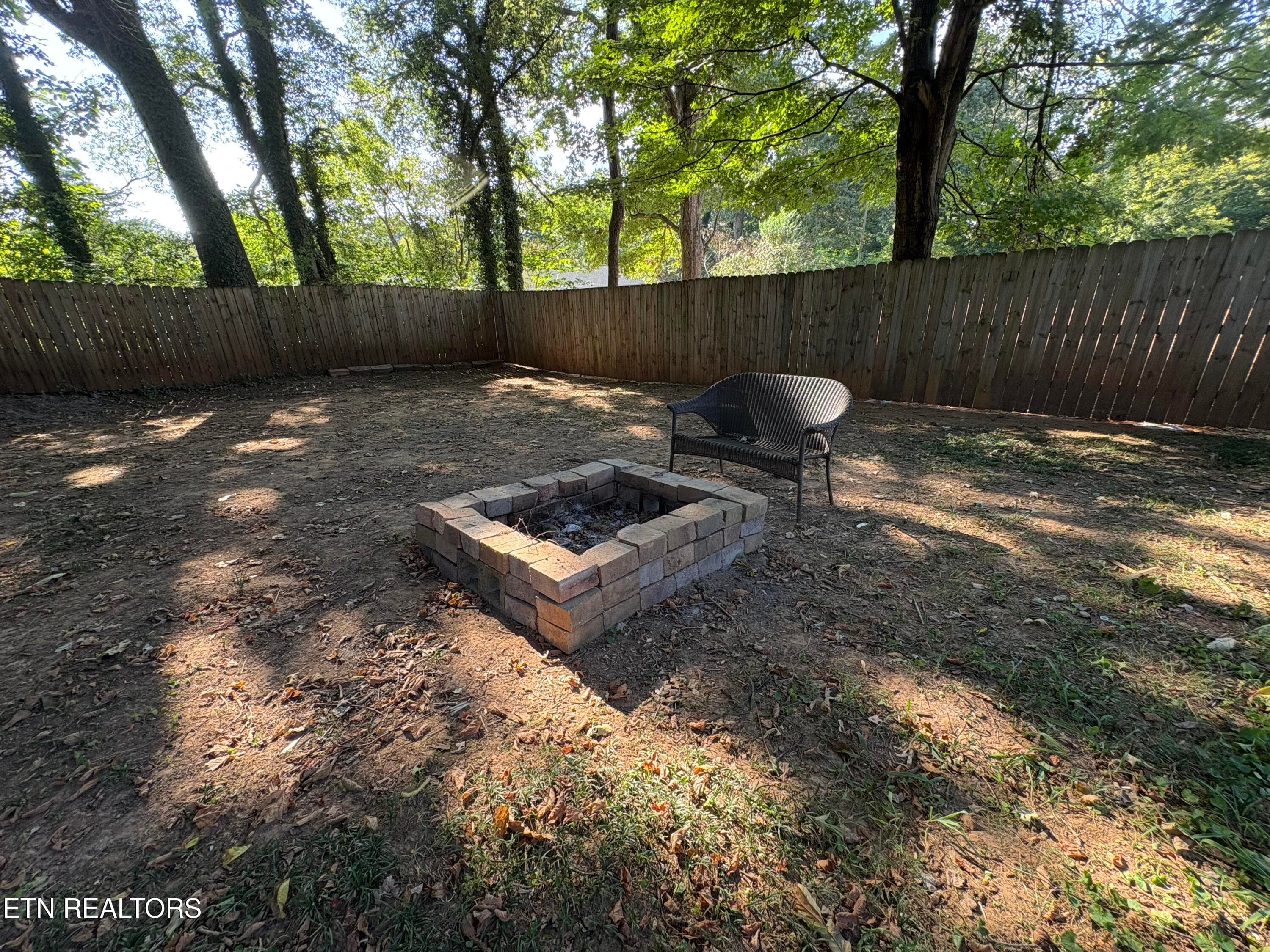 Fire Pit In Backyard - 2519 SE Seaton Ave, Knoxville, TN 37920, Knoxville