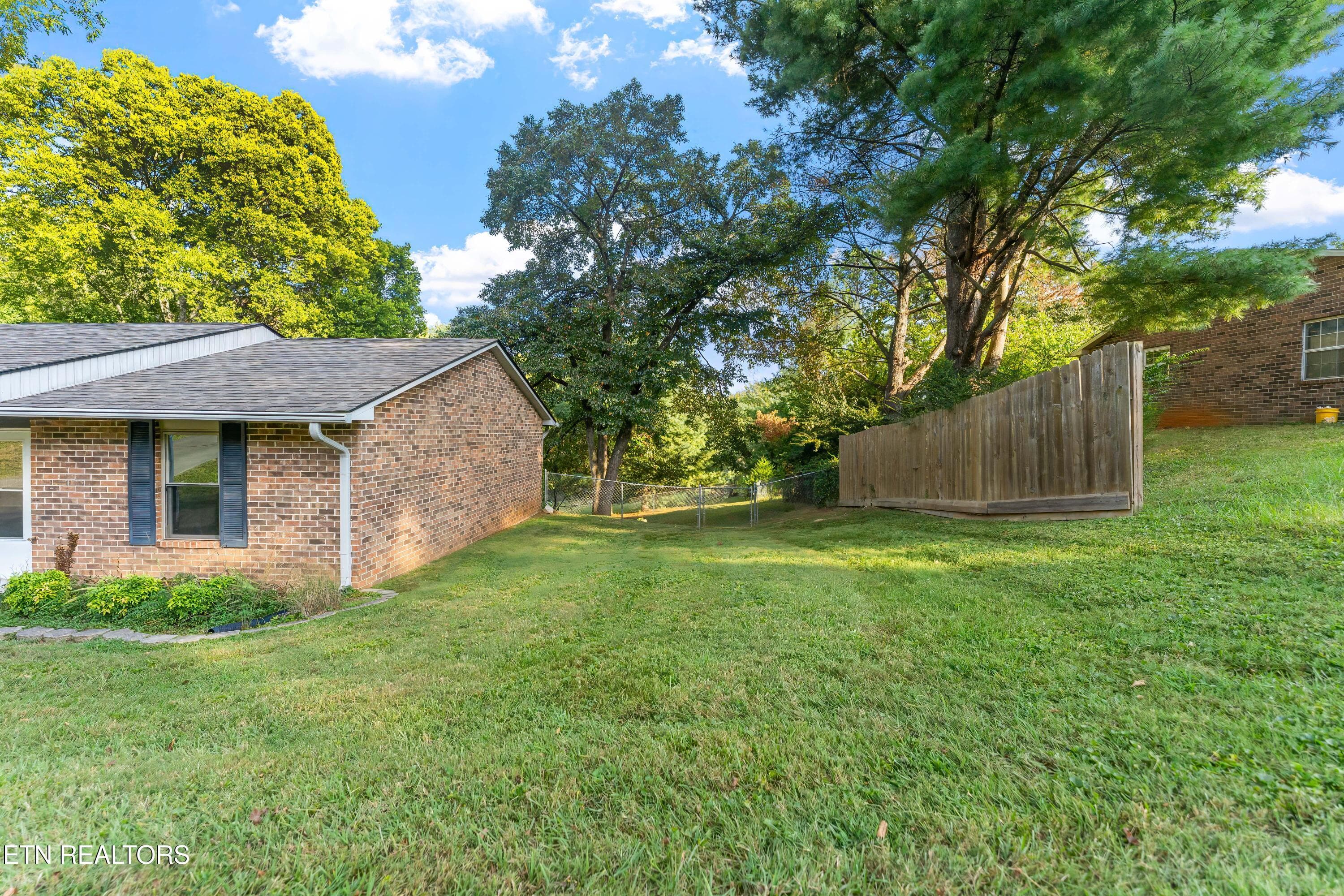 Knoxville TN home for sale - 11318 Snyder Rd, Knoxville, TN 37932, Knoxville